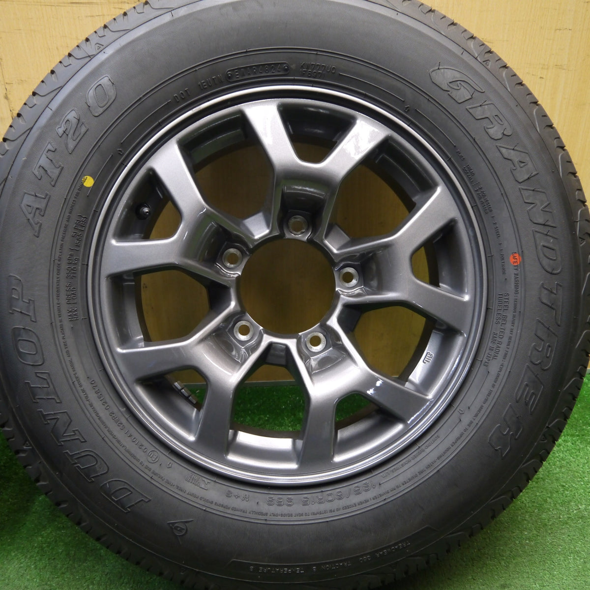 未使用!24年★スズキ JB74W ジムニー シエラ 純正 195/80R15 ダンロップ AT20 グラントレック 15インチ PCD139.7/5H★6022403Hノ