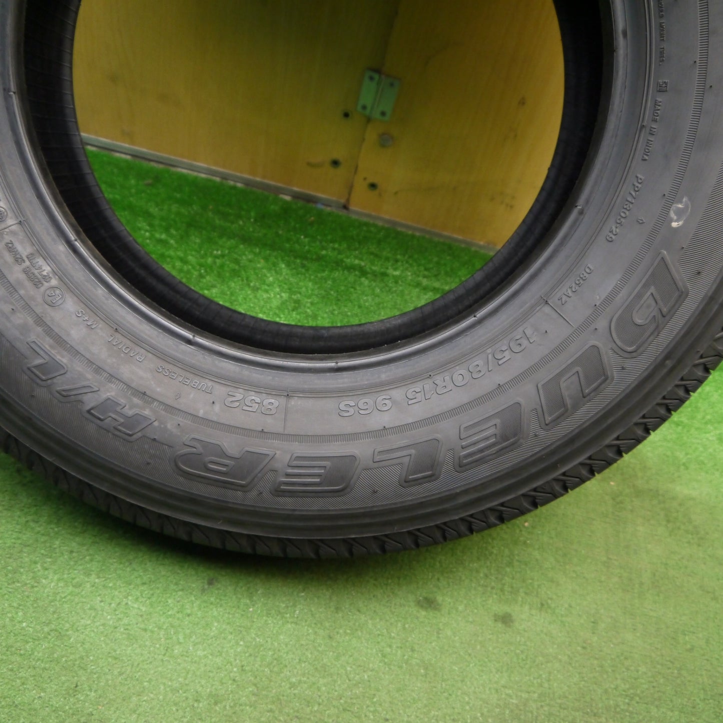 新車外し!24年!1本★195/80R15 ブリヂストン デューラー H/L 852 タイヤ 15インチ ジムニー シエラ ノマド ハイエース 等★5052004Hノタ