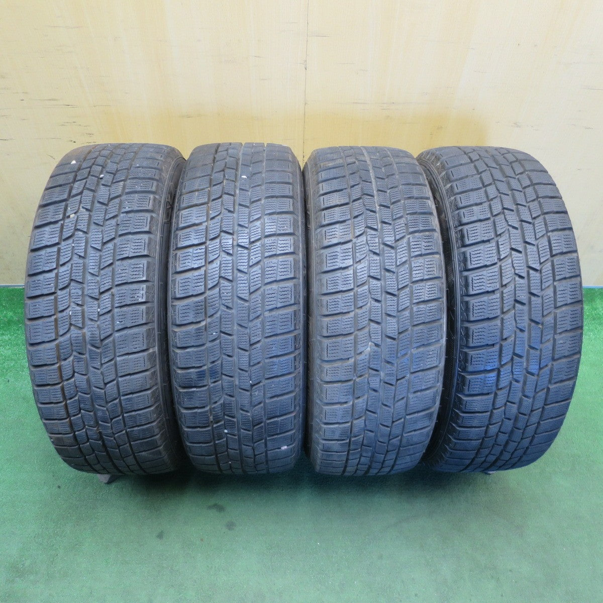 バリ溝!9.5分◎ワーゲン 等 AFT 215/55R17 スタッドレス グッドイヤー アイスナビ6 17インチ PCD112/5H◎6072503NJス