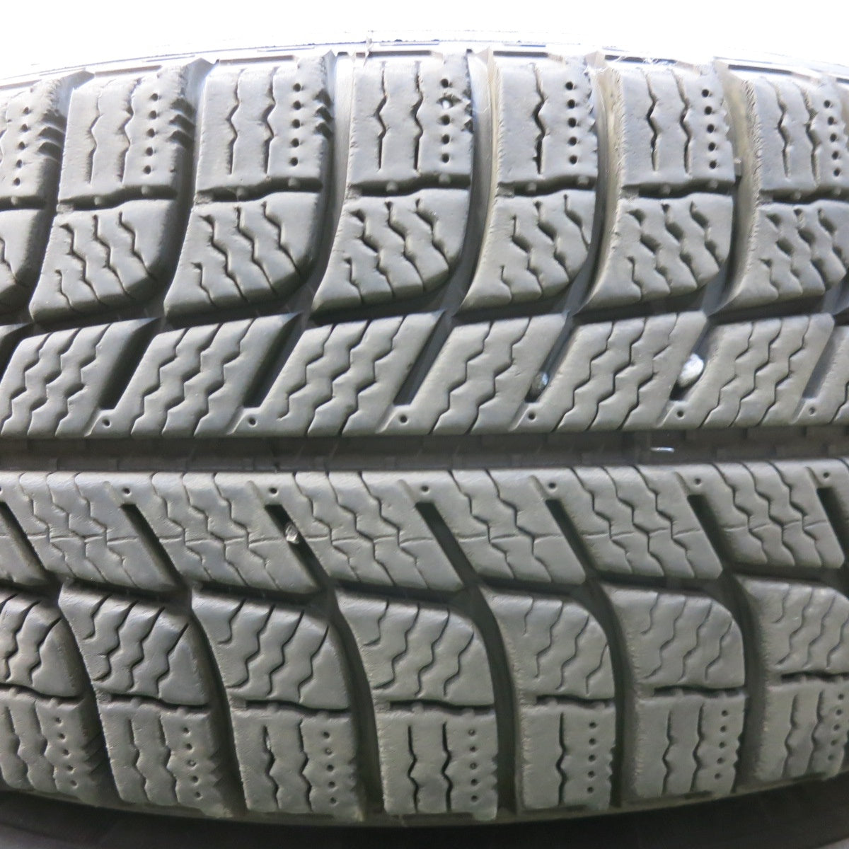 バリ溝!22年!9分★ハイエース 等 KEELER 195/80R15 107/105R スタッドレス ミシュラン AGILIS X-ICE キーラー 15インチ PCD139.7/6H★5092702SKス