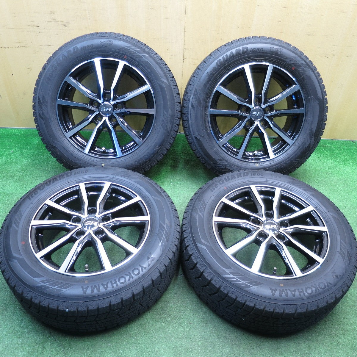 送料無料] バリ溝！22年！キレイ！9.5分以上☆スタッドレス 205/65R16 
