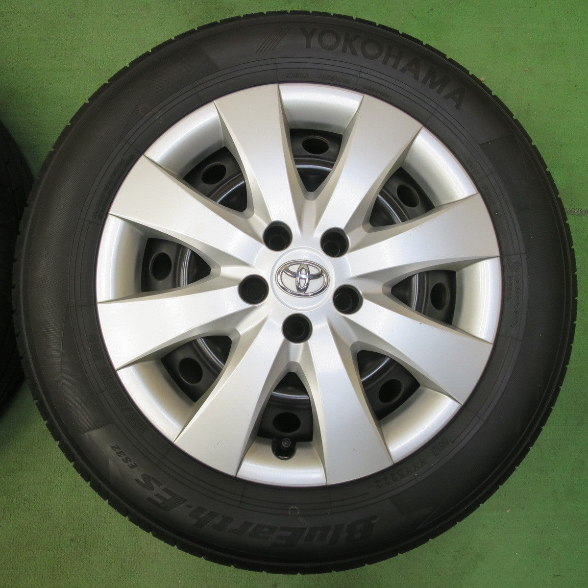 バリ溝!22年!8.5分★トヨタ プレミオ 純正 スチール 185/65R15 ヨコハマ BluEarth-ES ES32 15インチ PCD100/5H★5082105イノ