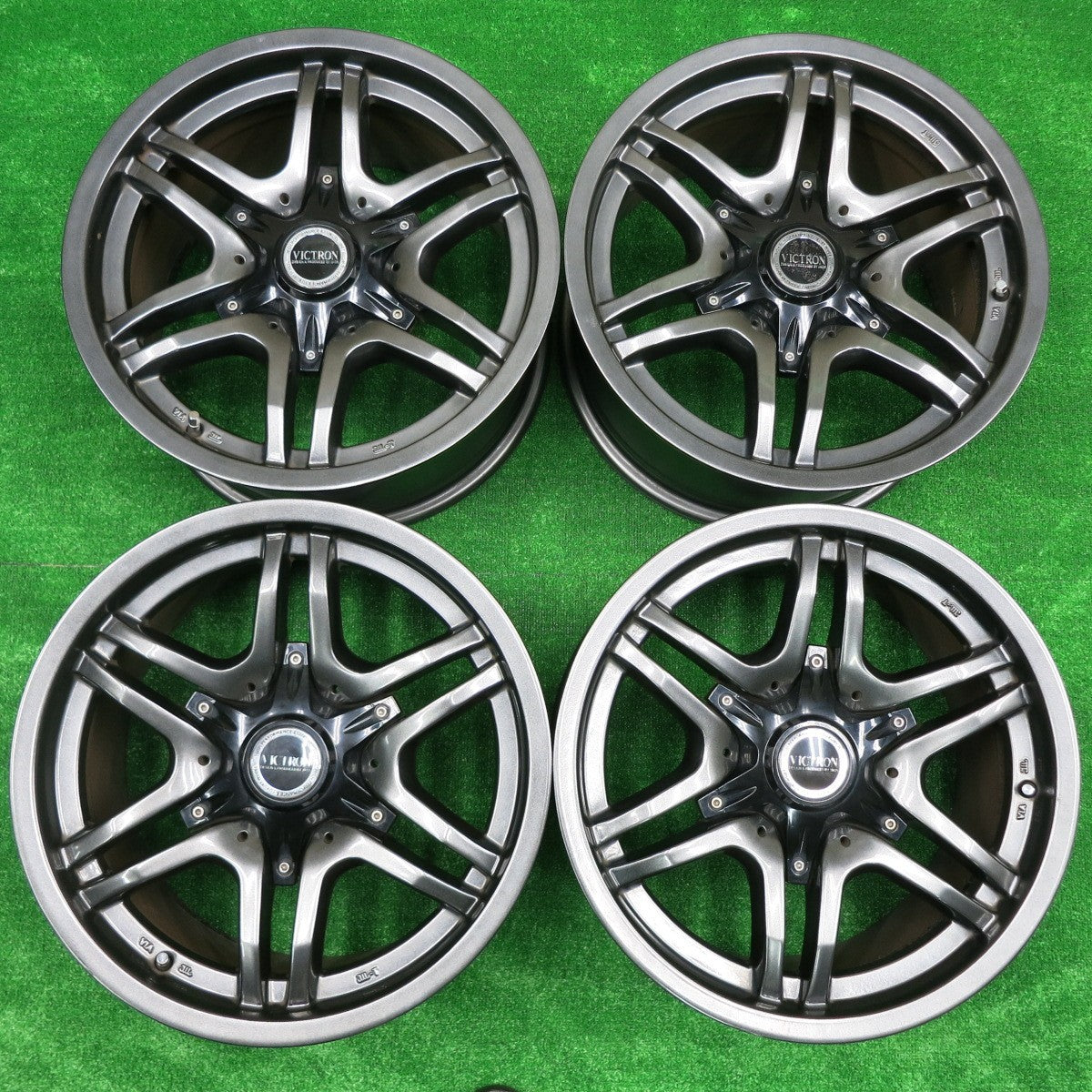 送料無料* キレイ☆ランクル 等 JAOS VICTRON ホイール 17インチ 