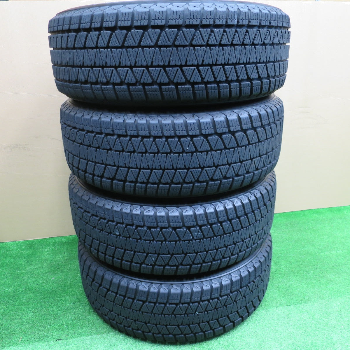 バリ溝!キレイ!9.5分★スバル GT系 XV 純正 225/60R17 スタッドレス ブリヂストン ブリザック DM-V3 17インチ PCD100/5H★5112801NKス
