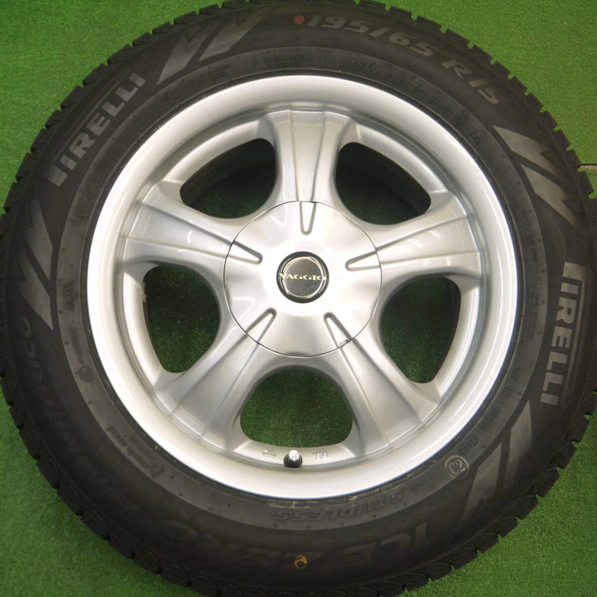 超バリ溝!23年!キレイ!ほぼ10分★スタッドレス 195/65R15 ピレリ アイスゼロ アシンメトリコ VAGGIO 15インチ PCD100 114.3/5H マルチ★4120208Hス