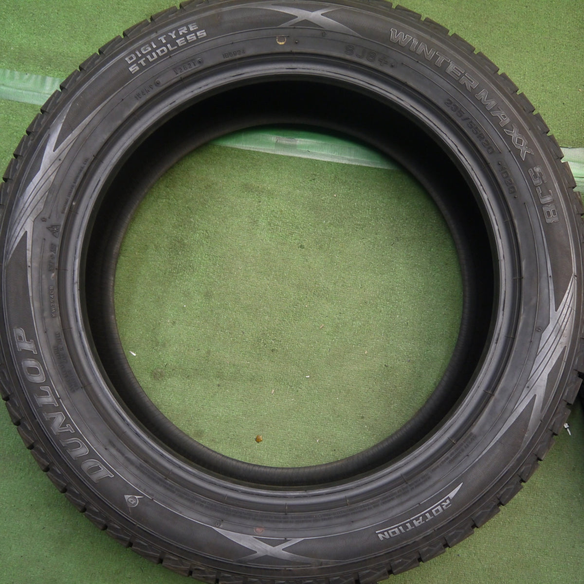 バリ溝!9.5分◎スタッドレス 235/55R20 ダンロップ ウインターマックス SJ8 SJ8+ タイヤ 20インチ レクサス RX ムラーノ 等◎6100504Hスタ