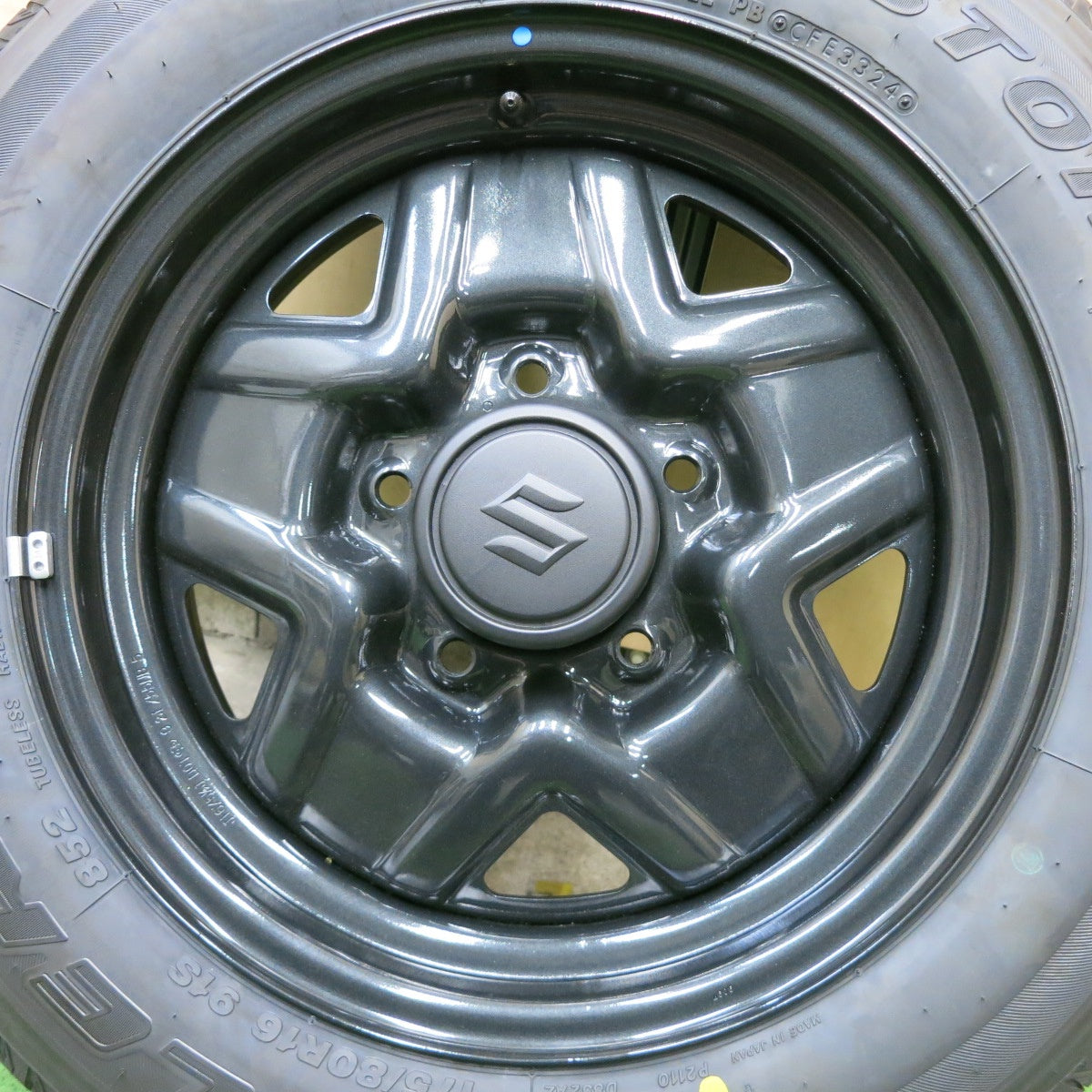 新車外し!24年!1本★スズキ JB64 ジムニー 純正 スチール 175/80R16 ブリヂストン デューラー H/L 852 スペア 16インチ PCD139.7/5H★5052801ナノ