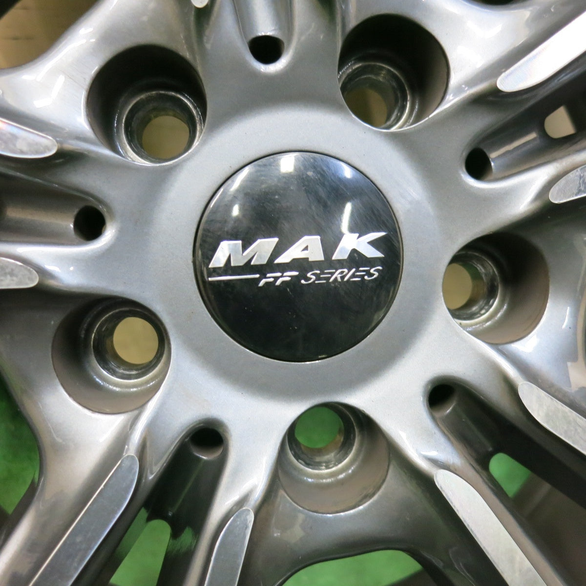 バリ溝!キレイ!9.5分★BMW 等 MAK LUFT FF SERIES MFF 225/55R17 スタッドレス ピレリ アイスアシンメトリコ 17インチ ルフト PCD112/5H★5091101SKス