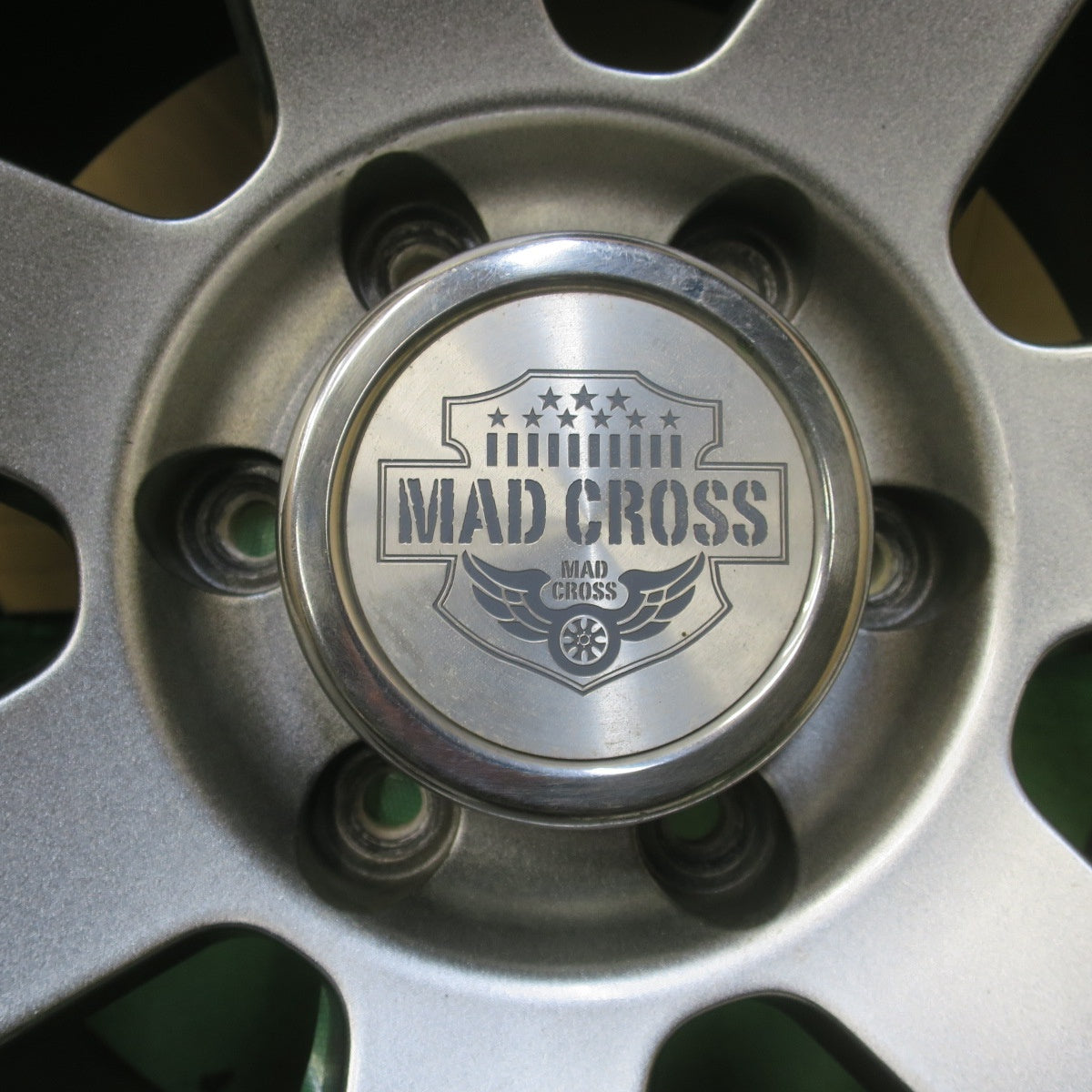 バリ溝!22年!キレイ!8.5分◎スタッドレス 265/60R18 ブリヂストン ブリザック DM-V3 MAD CROSS MC-76 マッドクロス 18インチ PCD139.7/6H◎6101602イス