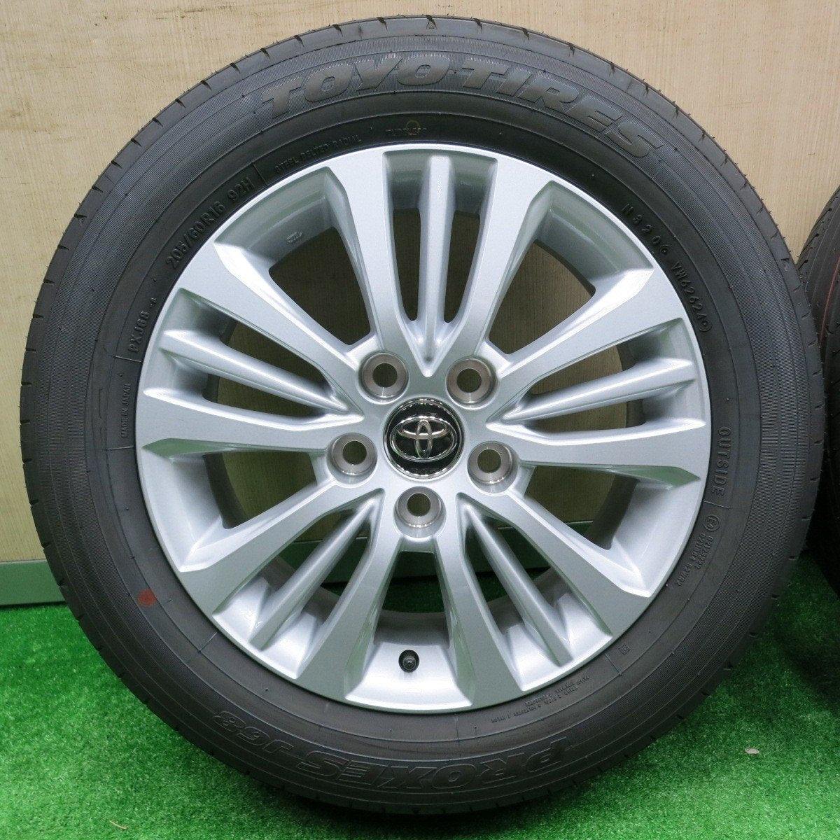 新車外し!24年★トヨタ 90系 ノア ヴォクシー 純正 ENKEI 205/60R16 トーヨー プロクセス J68 16インチ PCD114.3/5H★4091301NJノ