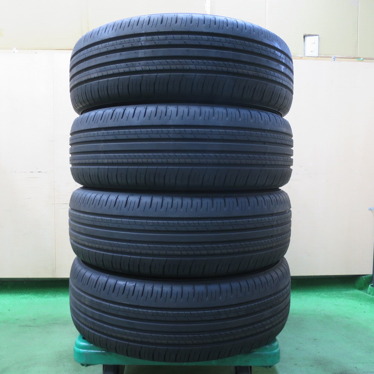 送料無料] 新車外し！24年☆225/60R18 ダンロップ グラントレック PT30 