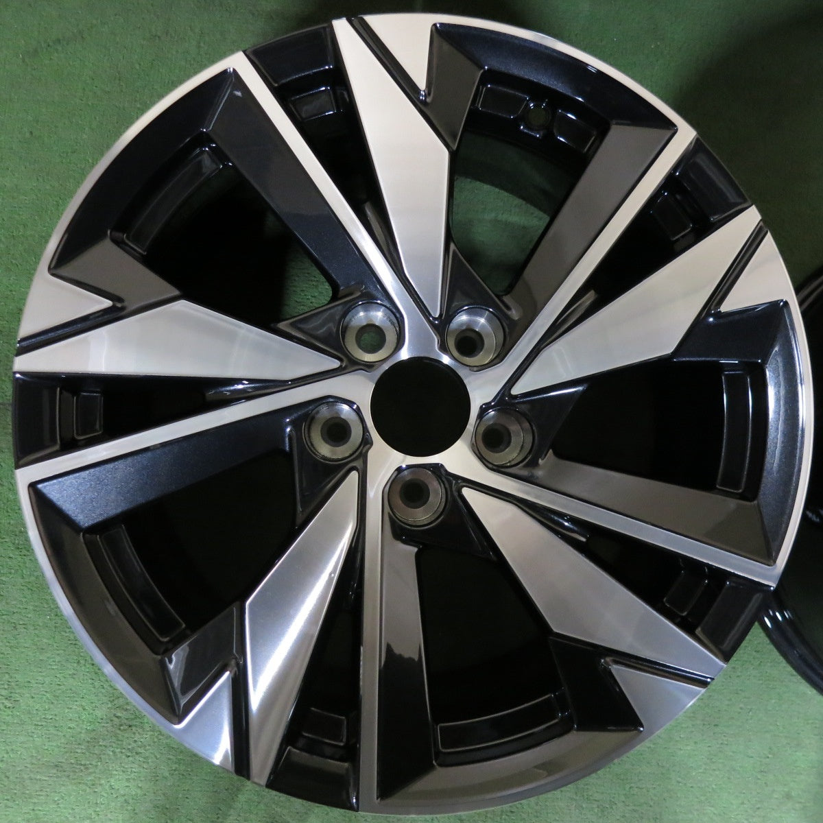 未使用★プジョー 308 アリュール 純正 ホイール 17インチ 17×7.5J PCD108/5H★5031401SYホ