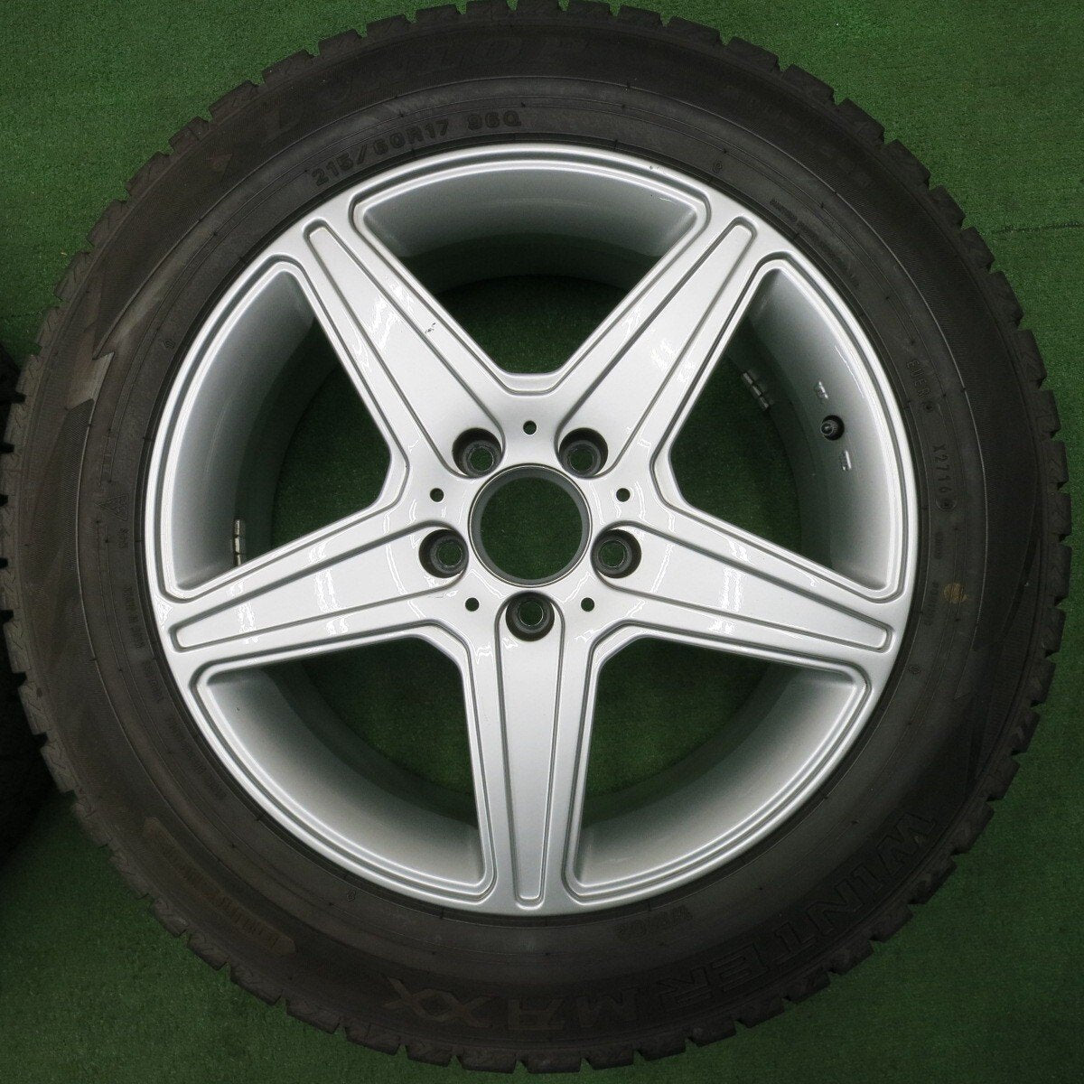バリ溝!キレイ!9.5分★ベンツ 等 AGA Burg 215/60R17 スタッドレス ダンロップ ウインターマックス WM02 17インチ ブルグ PCD112/5H★5012103NJス