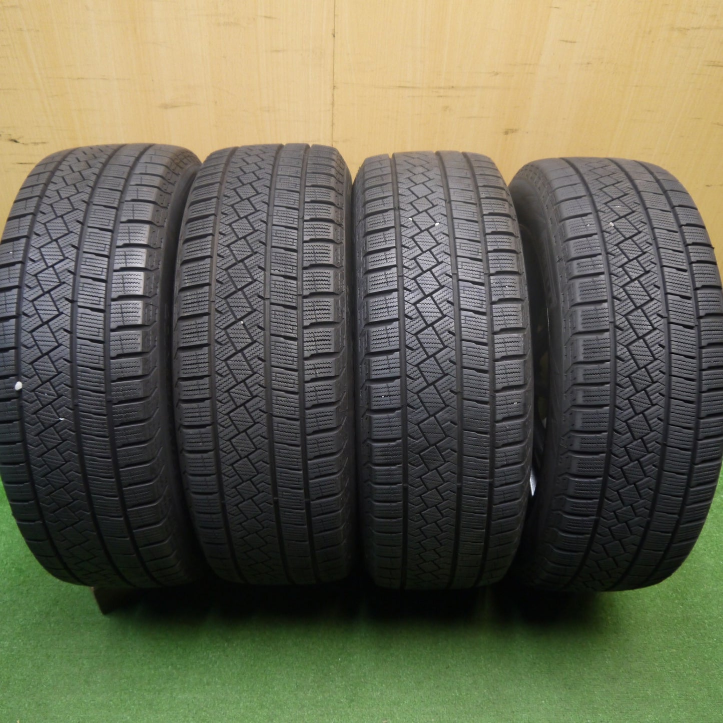 バリ溝!23年!キレイ!8.5分★86 BRZ 等 205/55R16 スタッドレス ピレリ アイスゼロ アシンメトリコ SEIN RACING S ザイン レーシング 16インチ PCD100/5H★5122406Hス