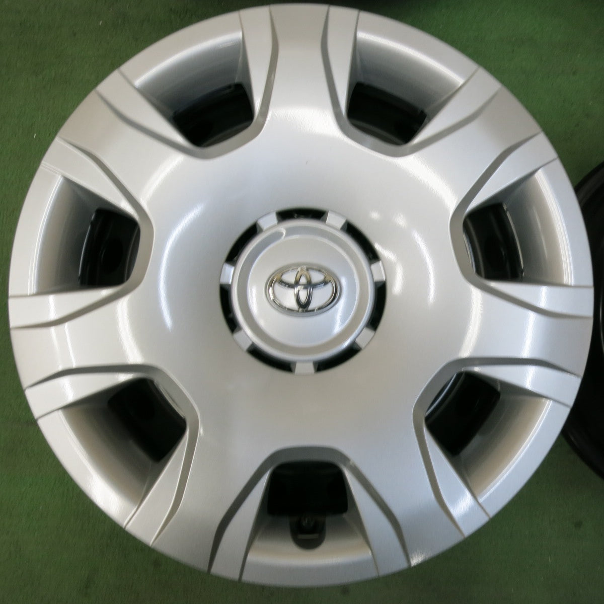 新車外し!付属品付き★トヨタ 200系 ハイエース 純正 スチール ホイール 15インチ 15×6J PCD139.7/6H★5041818SYホ
