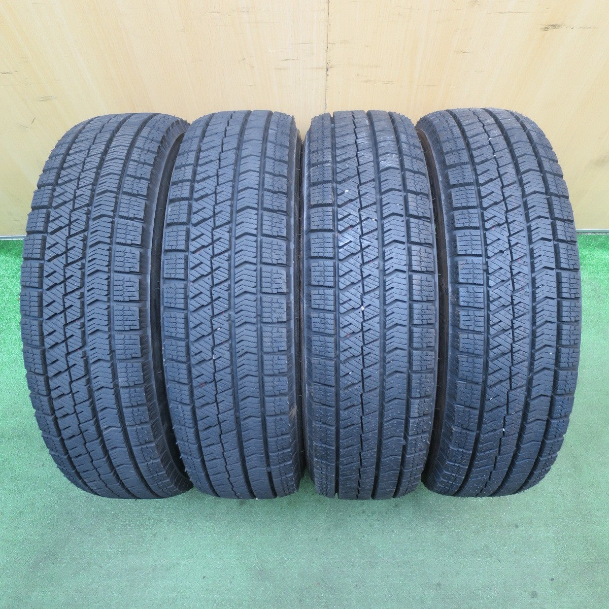 バリ溝!22年!キレイ!ほぼ10分★スタッドレス 155/70R13 ブリヂストン ブリザック VRX2 VELVA CHARGE ヴェルヴァ 13インチ PCD100/4H★5092406NJス