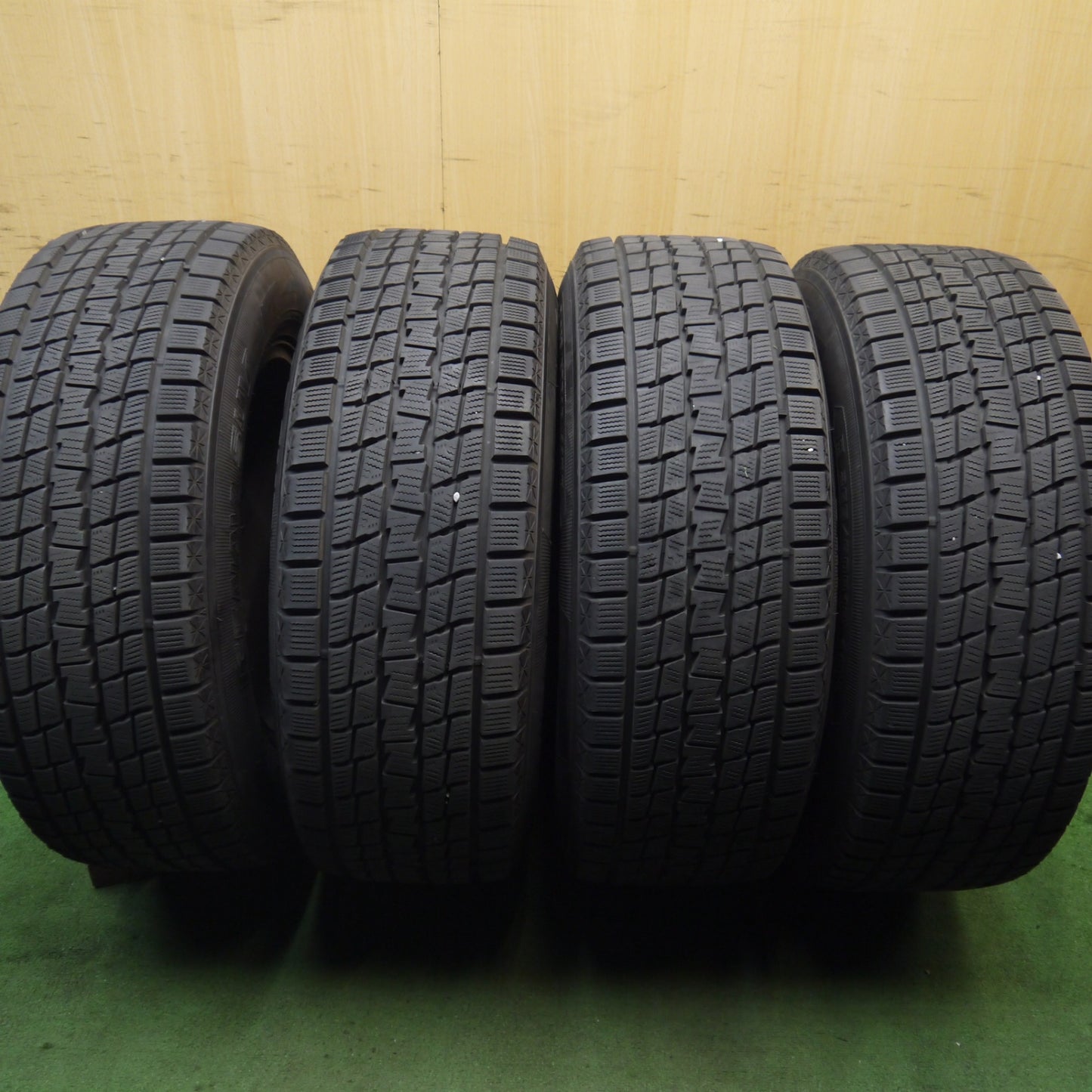バリ溝!キレイ!9.5分★ロクサーニ ROCK KELLY MX-2 632 265/60R18 スタッドレス グッドイヤー アイスナビ SUV 18インチ ロックケリー PCD139.7/6H★5082202Hス