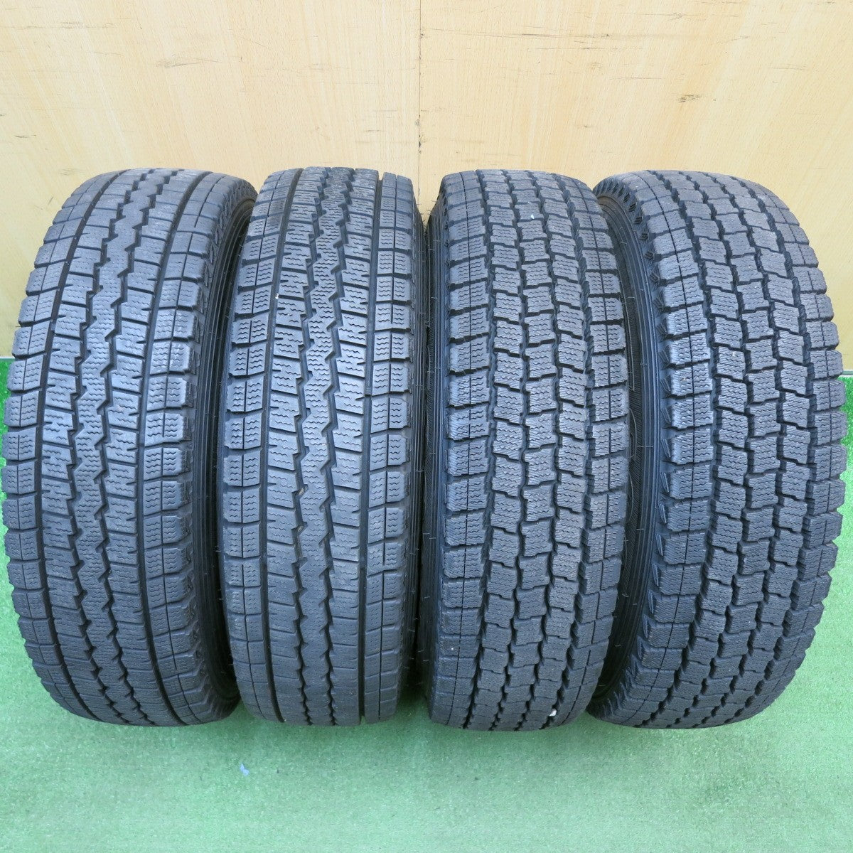 バリ溝!9.5分以上★スタッドレス 165R13 グッドイヤー アイスナビ CARGO ダンロップ ウインターマックス SV01 VIOLENTO ヴィオレント 13インチ PCD114.3/5H★6020504HAス
