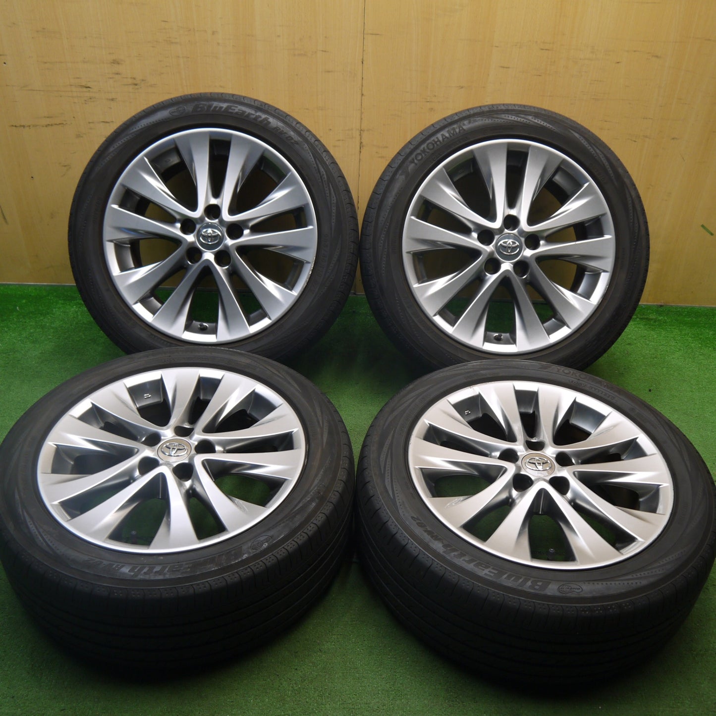4本価格★トヨタ 20系 ヴェルファイア アルファード 純正 235/50R18 ヨコハマ ブルーアース RV-02 18インチ PCD114.3/5H★5061304Hノ