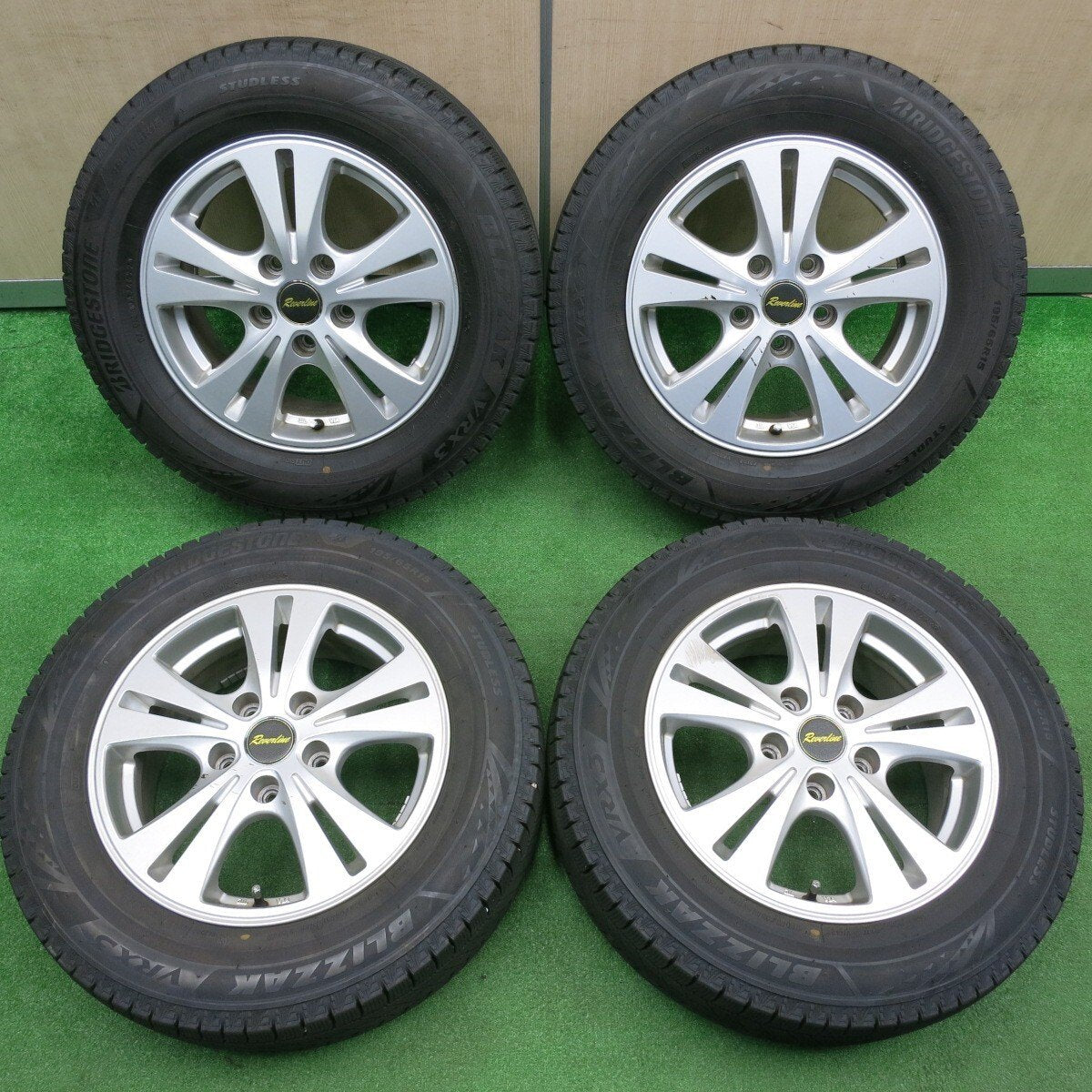 バリ溝!22年!9.5分★スタッドレス 195/65R15 ブリヂストン ブリザック VRX3 Reverline リバーライン 15インチ PCD114.3/5H★4120507TNス