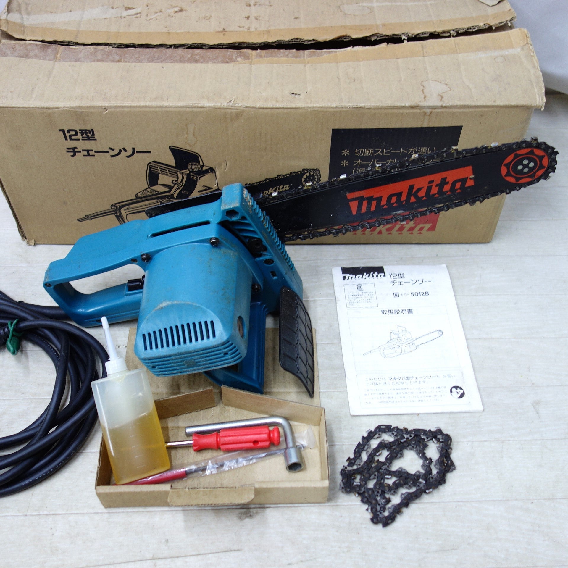 送料無料] ◇makita マキタ 300mm 12型 チェーンソー 5012B コード式 