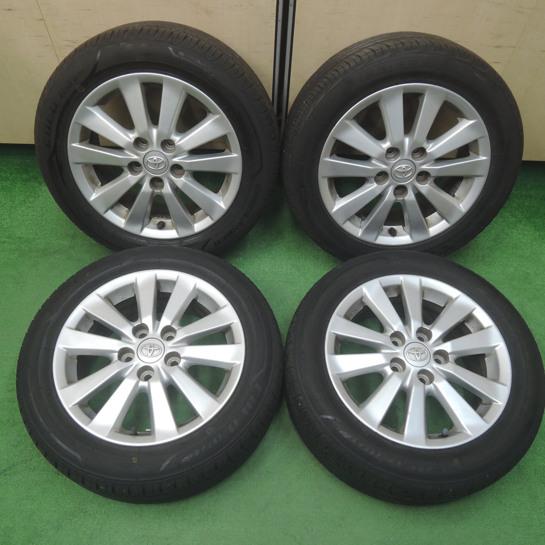 【ボクシー・ノア】TOYOTA純正・高輝度アルミ【205/55R16】ブリジストン・ルフトRVⅡ・2019年製9分♪ 良好品トヨタ オーリス 純正 16in 6J +45 PCD114.3 ブリヂストン