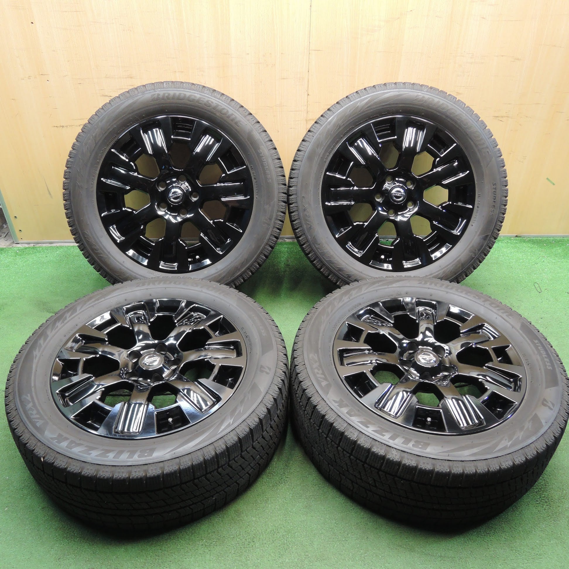 送料無料]キレイ☆日産 T32 後期 エクストレイル 純正 235/55R18