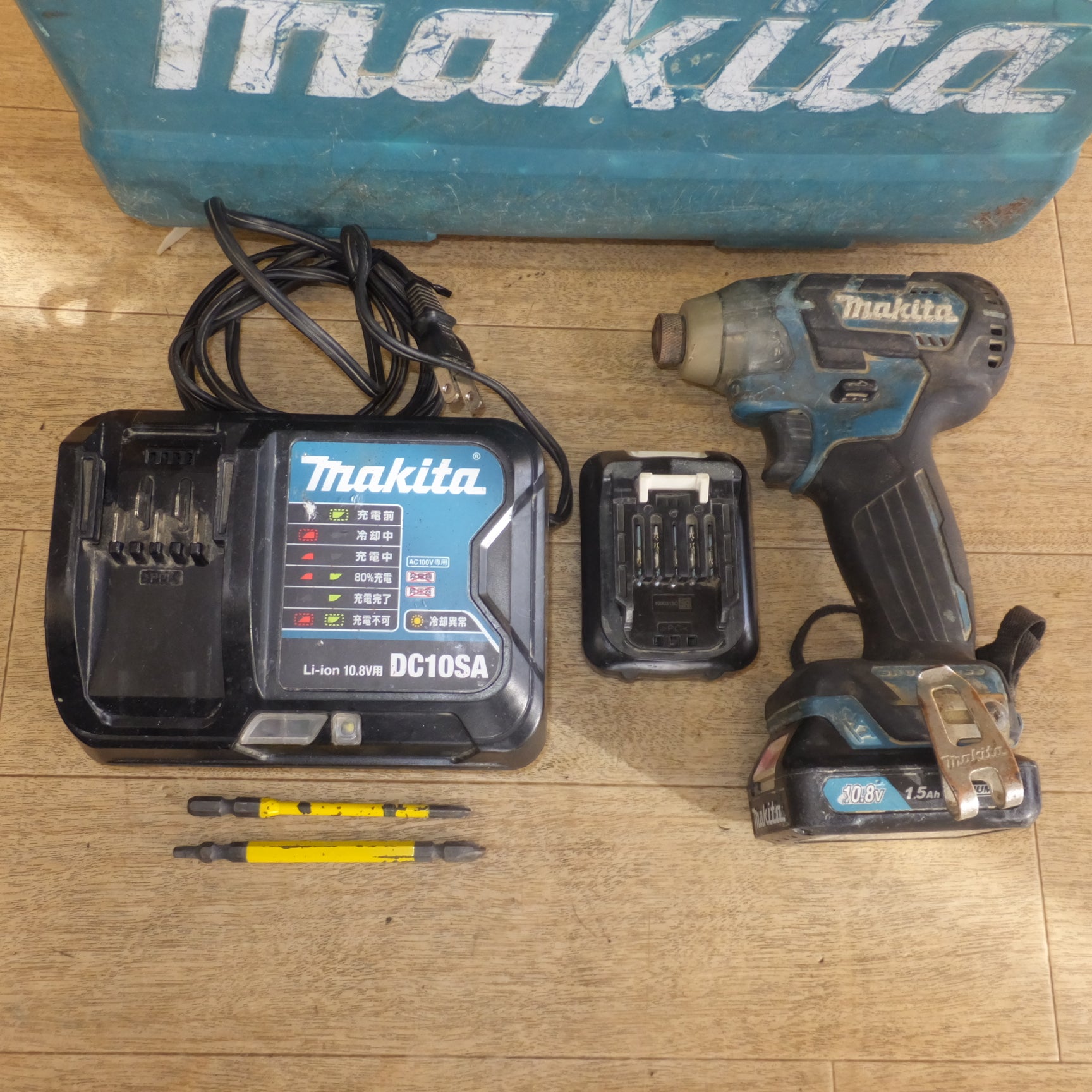 送料無料]☆マキタ makita 充電式インパクトドライバ TD111DSHX