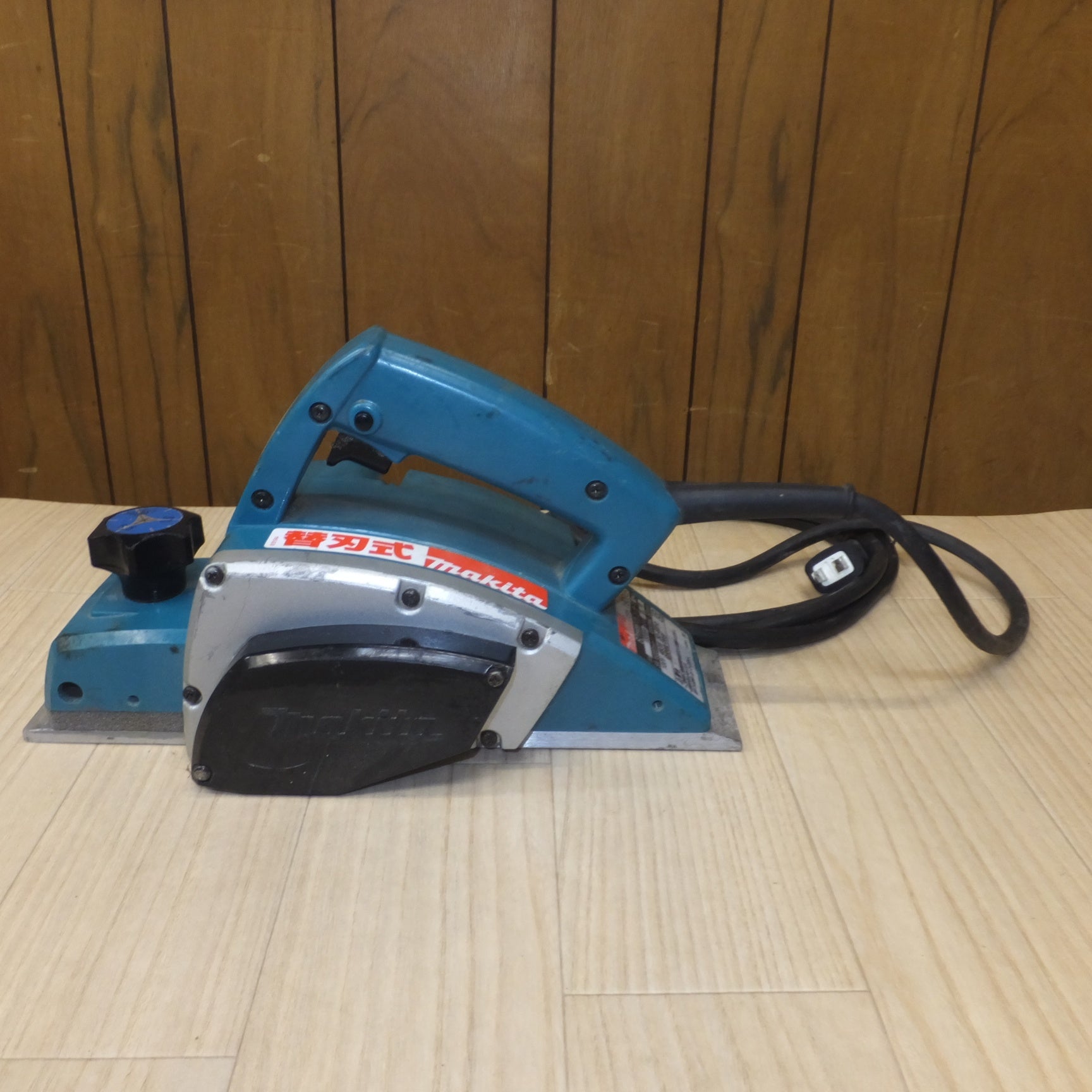 送料無料] ☆マキタ makita 82mm カンナ 1900BA 100V 480W 50