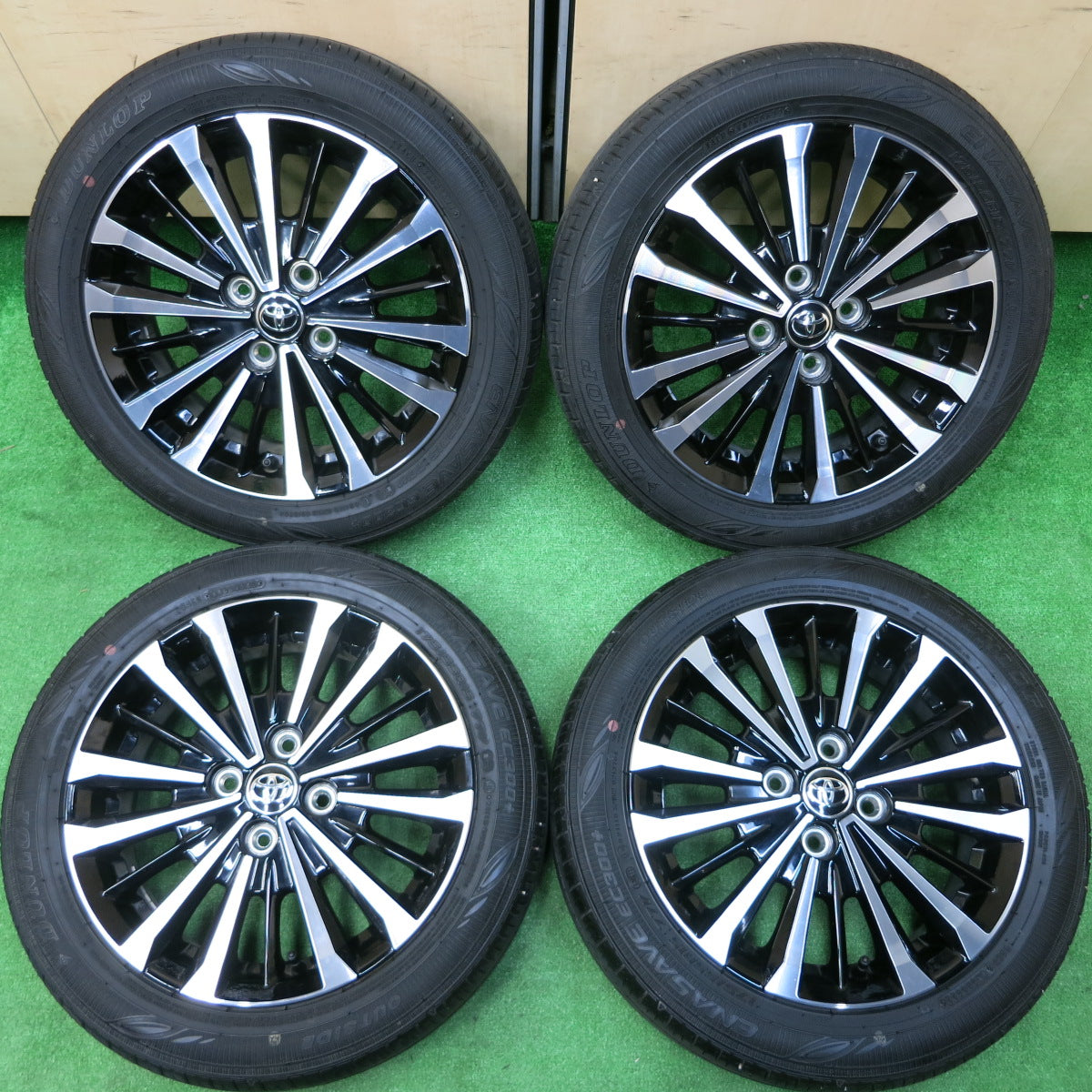 送料無料*バリ溝！22年！キレイ！9.5分☆トヨタ ルーミー 純正 175