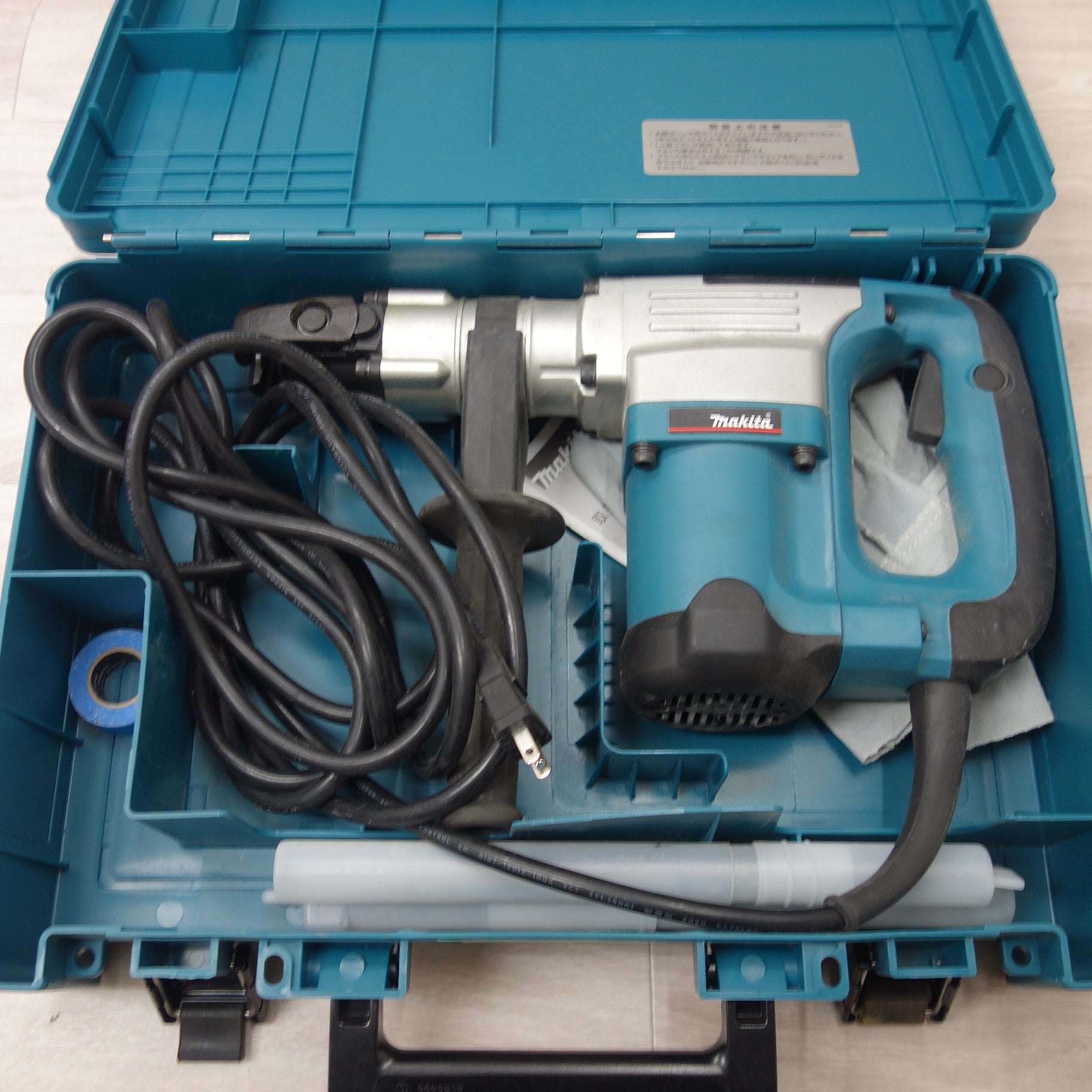 送料無料] キレイ！付属品付き☆マキタ 電動 ハンマー HM0830 電動 