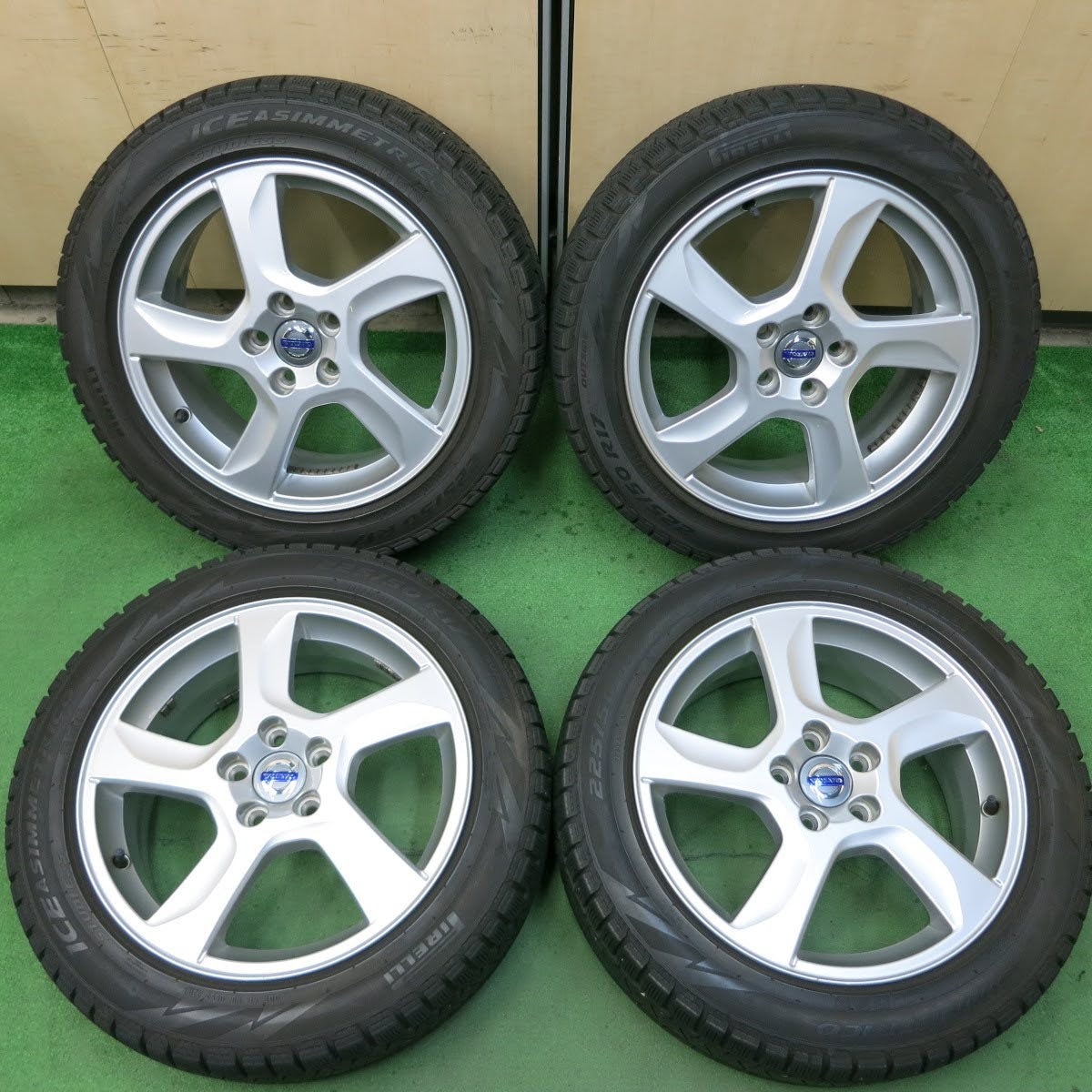 送料無料]キレイ☆ボルボ V70 純正 225/50R17 スタッドレス ピレリ 