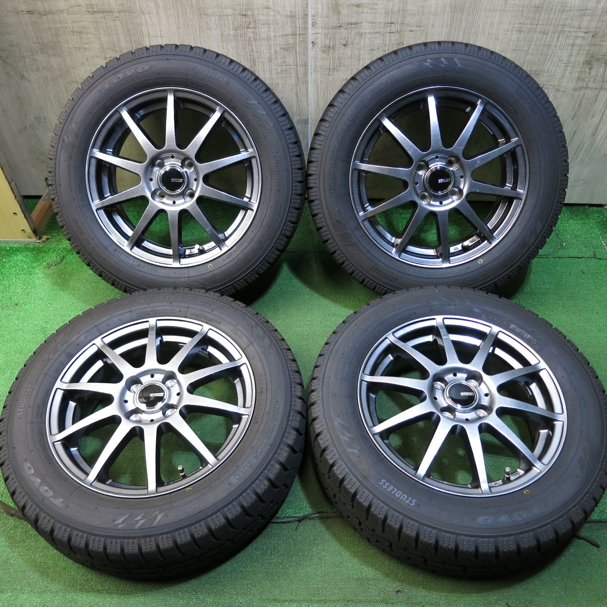 新品 TOYO GARIT GIZ 185/65R15 88Q 15インチ スタッドレス 4本 19年製 イスト アクア ウイングノート デミオ等　(VTH792) クレジットカード QRコード決済可能 TOYO GARIT GIZ 185/65R15 15インチ スタッドレス 4本 バリ溝 ノート