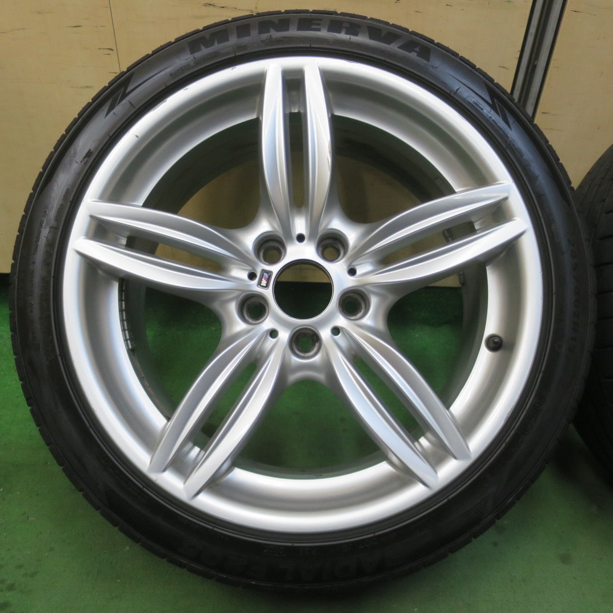 バリ溝！25年！9.5分★BMW F10 F11 5シリーズ Mスポーツ 純正 オプション OP 245/40R19 275/35R19 ミネルバ ラジアル F205 19インチ PCD120/5H★6022509イノ