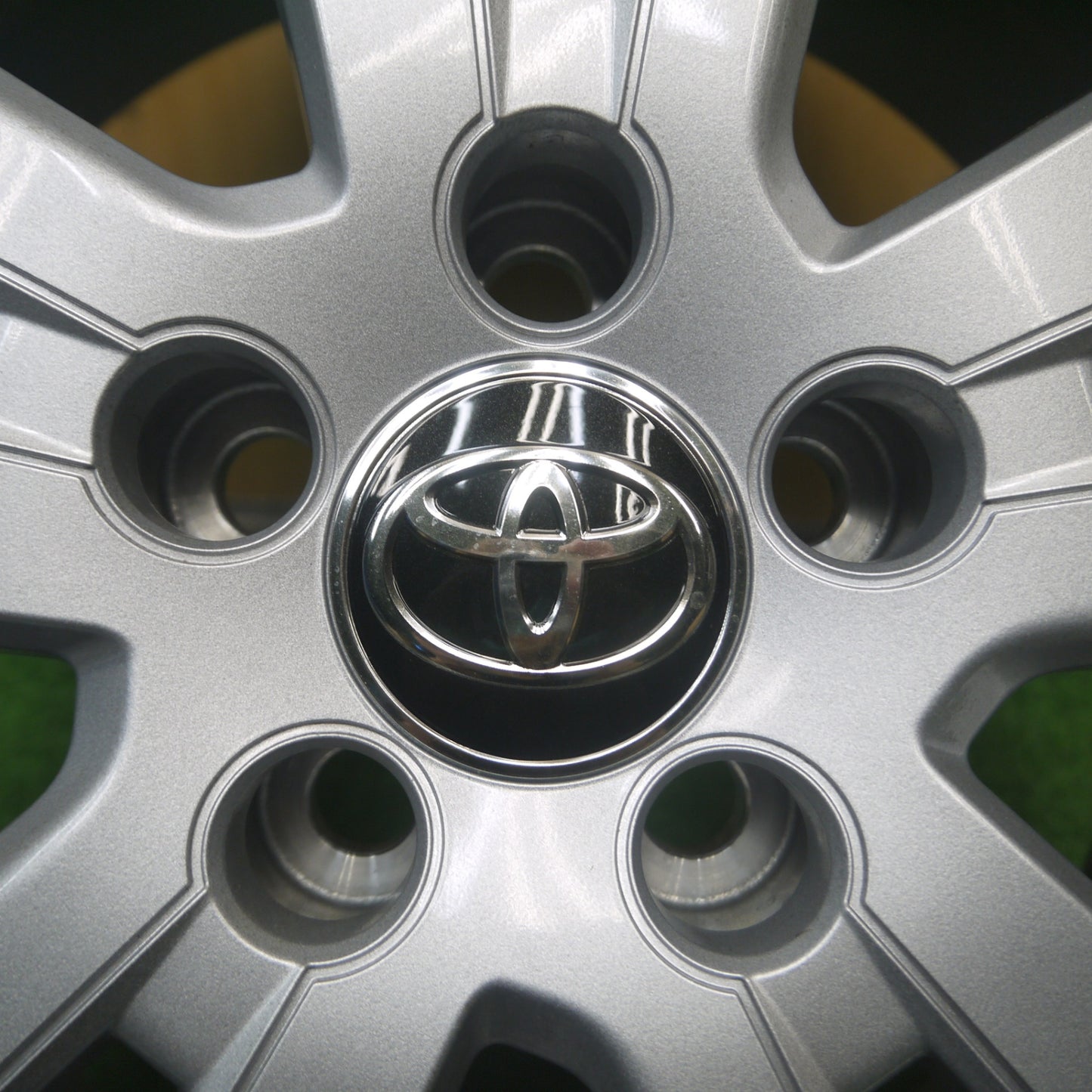 *送料無料* 新車外し★トヨタ 50系 プリウス 純正 ホイール 15インチ 15×6.5J PCD100/5H★4062401Hホ