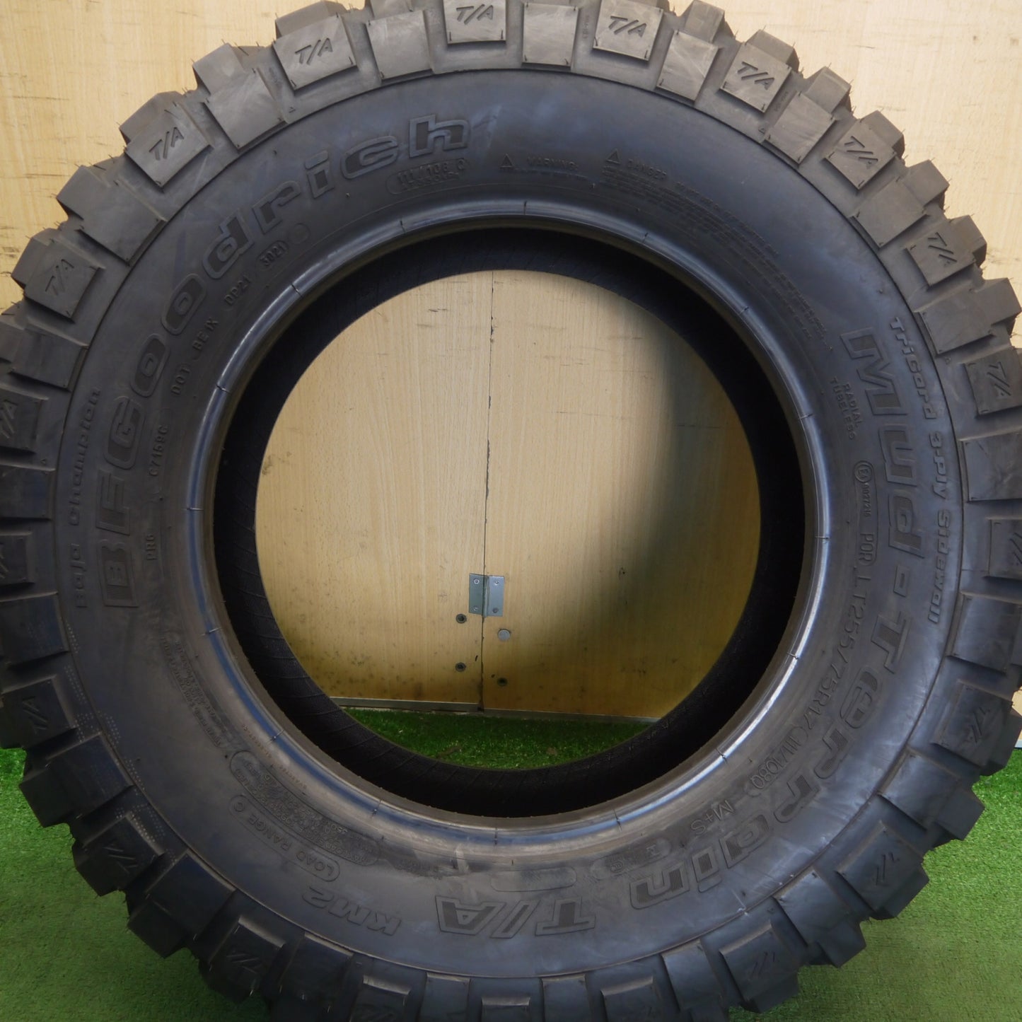 新車外し！1本★255/75R17 111/108Q BFグッドリッチ Mud-Terrain T/A KM2 タイヤ 17インチ ジープ ラングラー 等★6071304Hノタ