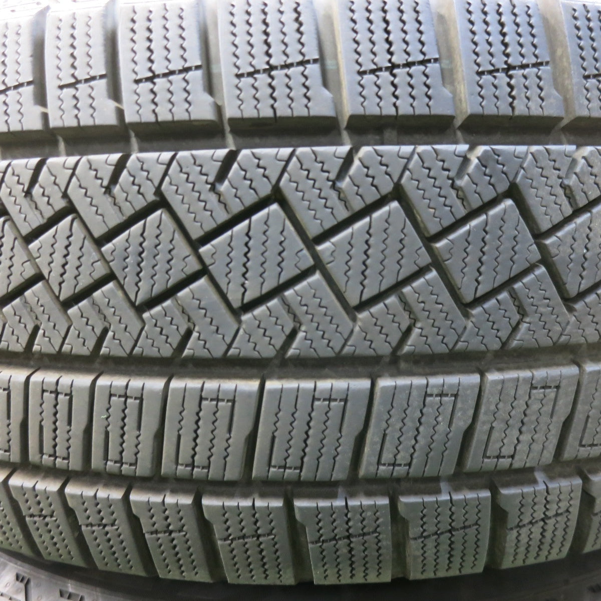 バリ溝！22年！キレイ！9分★XV 等 225/60R17 スタッドレス ピレリ アイスゼロ アシンメトリコ VELVA AGUDO ヴェルヴァ アグード 17インチ PCD100/5H★5102501SKス