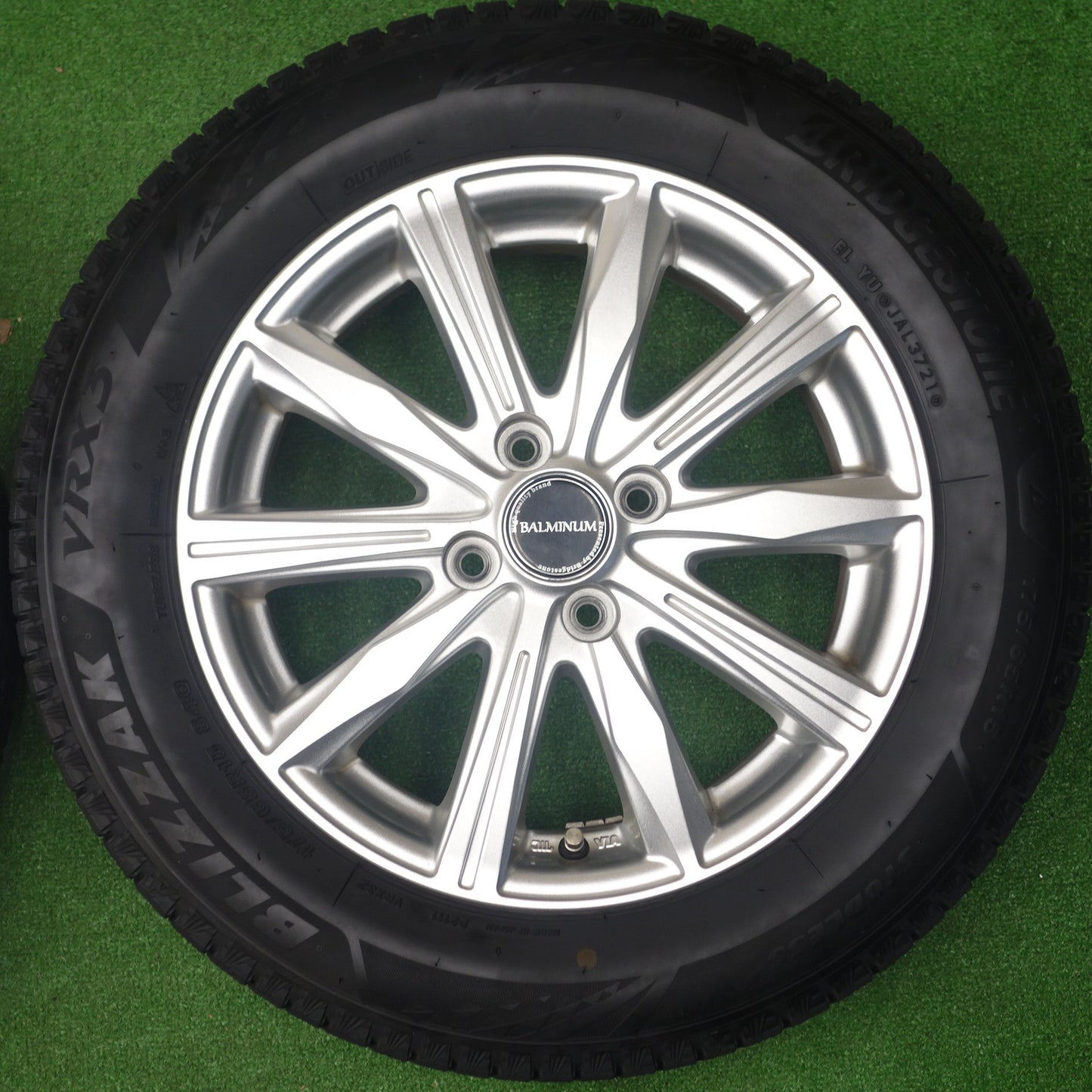 バリ溝！キレイ！9.5分★スタッドレス 175/65R15 ブリヂストン ブリザック VRX3 BALMINUM KR10 バルミナ 15インチ PCD100/4H★6030602KTス