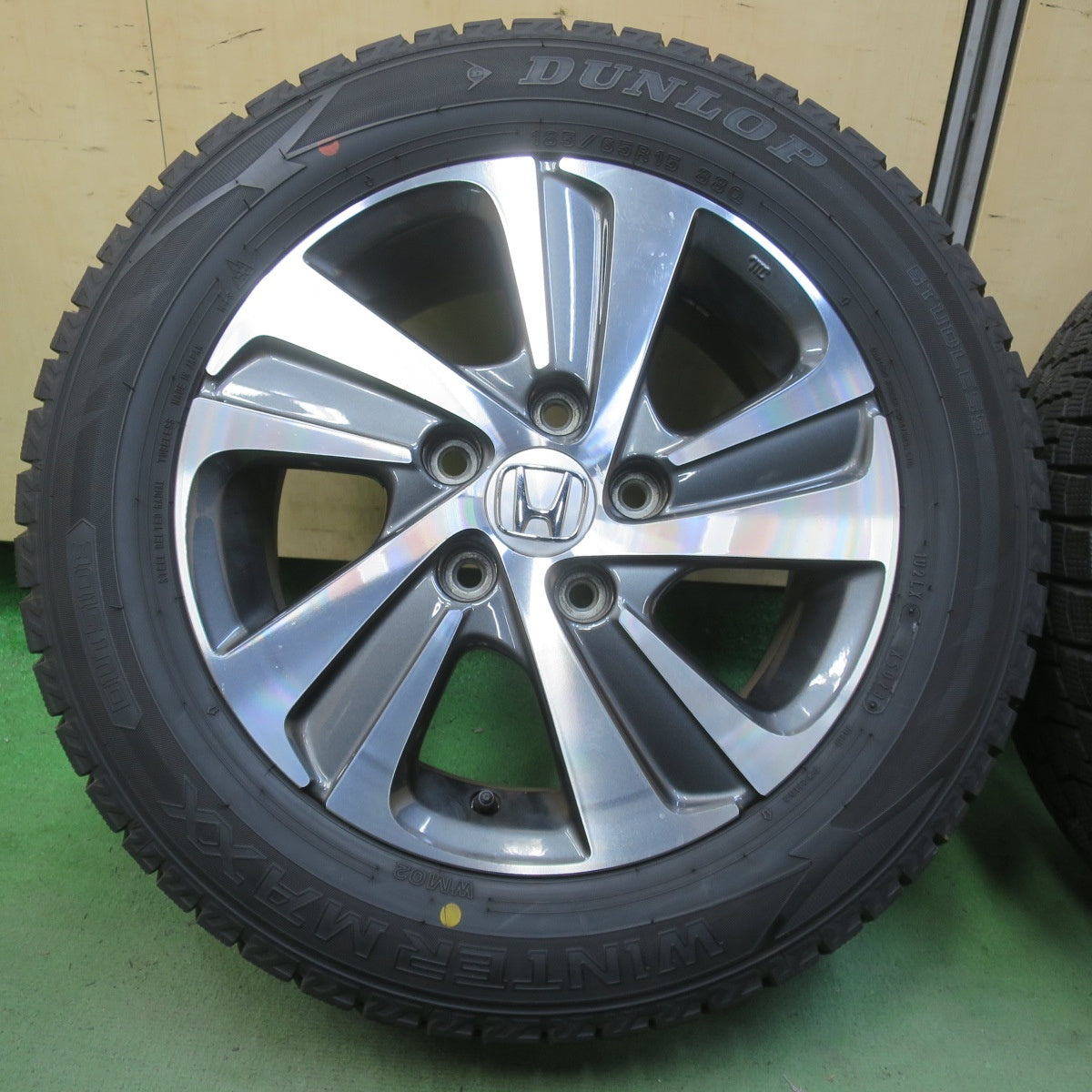 バリ溝！23年！9.5分◎ホンダ GB フリード 純正 185/65R15 スタッドレス ダンロップ ウインターマックス WM02 15インチ PCD114.3/5H◎6102104イス