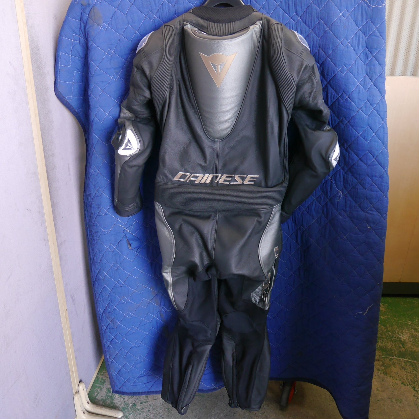 [送料無料] キレイ☆DAINESE LAGUNA SECA 5 1ピース ライダー スーツ サイズ 50 175.5-178.5 レザー レーシング スーツ 革 ツナギ ダイネーゼ ラグナ セカ☆