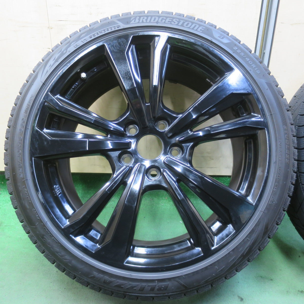 バリ溝！22年！9.5分◎BMW 等 smartline 365 225/40R18 スタッドレス ブリヂストン ブリザック VRX3 スマートライン 18インチ PCD112/5H◎6072608イス