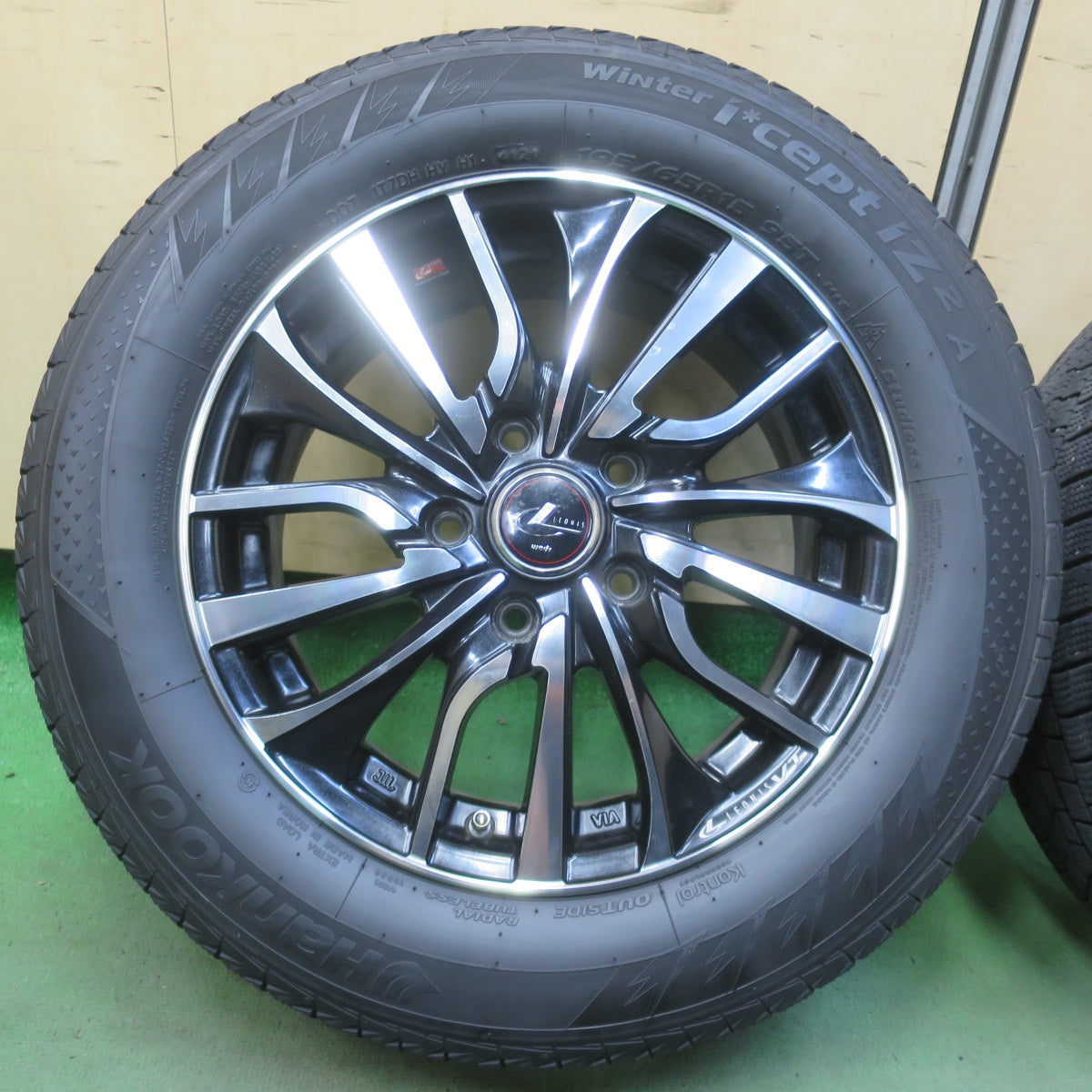 4本価格★LEONIS VT 195/65R15 スタッドレス ハンコック ウインター アイセプト IZ2A レオニス 15インチ PCD114.3/5H★6051806イス