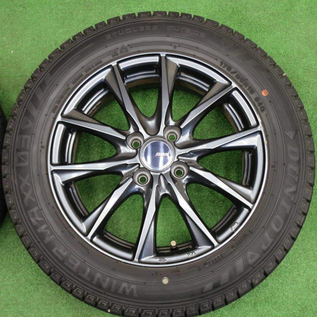 バリ溝！24年！キレイ！9.5分以上★スタッドレス 175/65R15 ダンロップ ウインターマックス03 D.O.S. DOS 15インチ PCD100/4H★6031204NKス