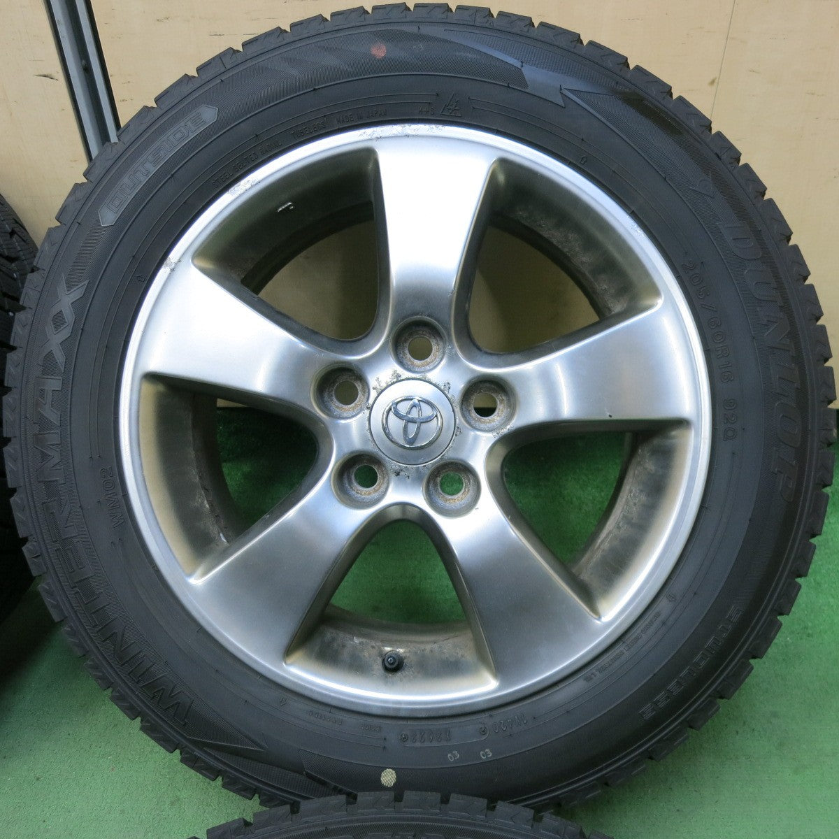バリ溝！23年！9.5分★トヨタ 30系 エスティマ 純正 205/60R16 スタッドレス ダンロップ ウインターマックス WM02 16インチ PCD114.3/5H★5052812SYス