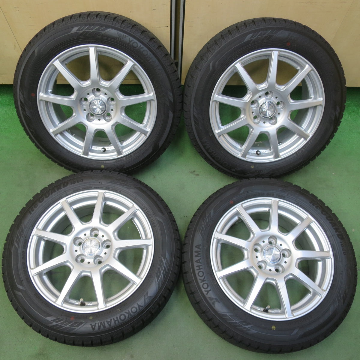 バリ溝！22年！9.5分◎シエンタ 等 185/60R15 スタッドレス ヨコハマ アイスガード iG60 ravrion ラブリオン 15インチ PCD100/5H◎6081606イス