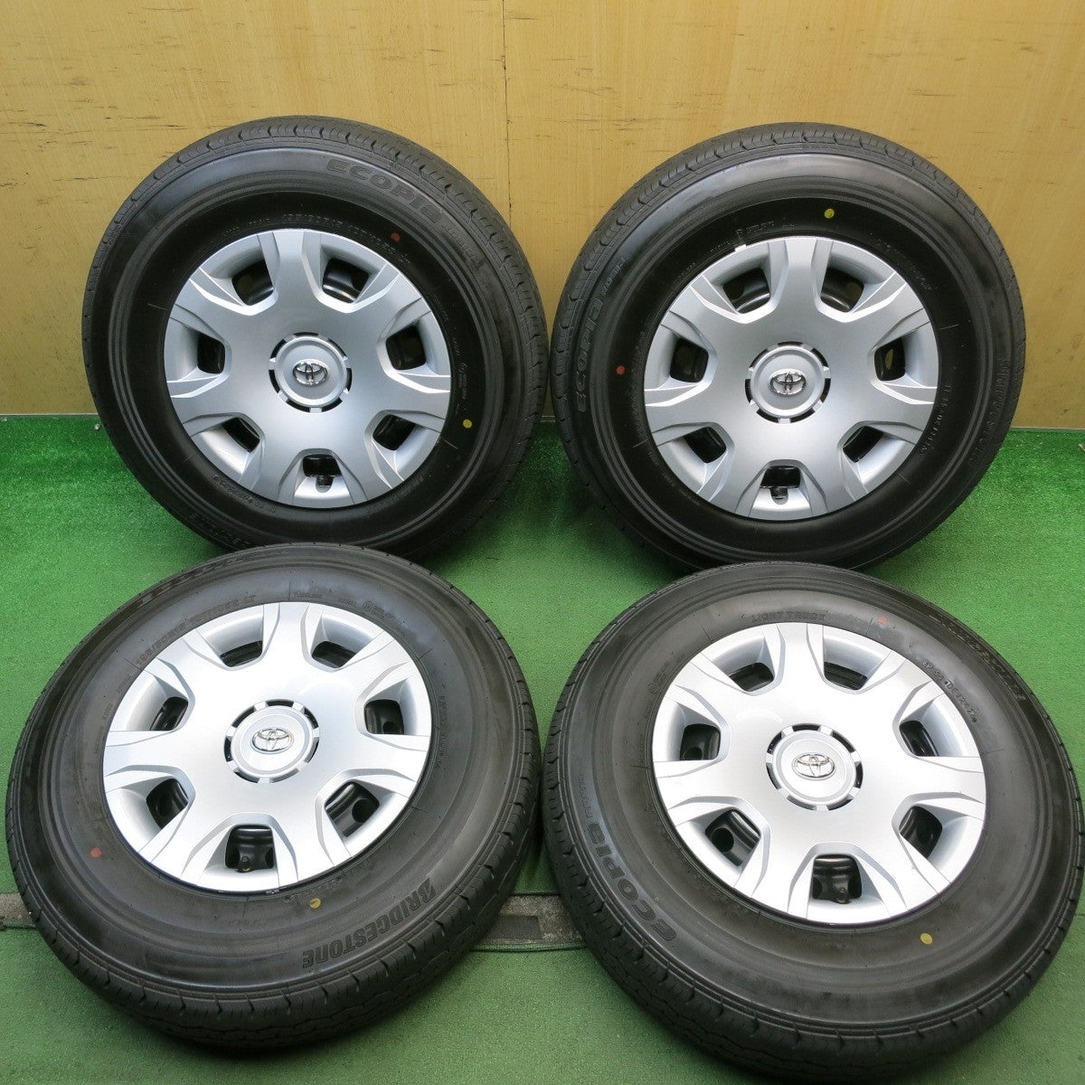 新車外し！26年◎トヨタ 200系 ハイエース 純正 スチール 195/80R15 107/105S ブリヂストン エコピア RD613 15インチ PCD139.7/6H◎6081415HAノ