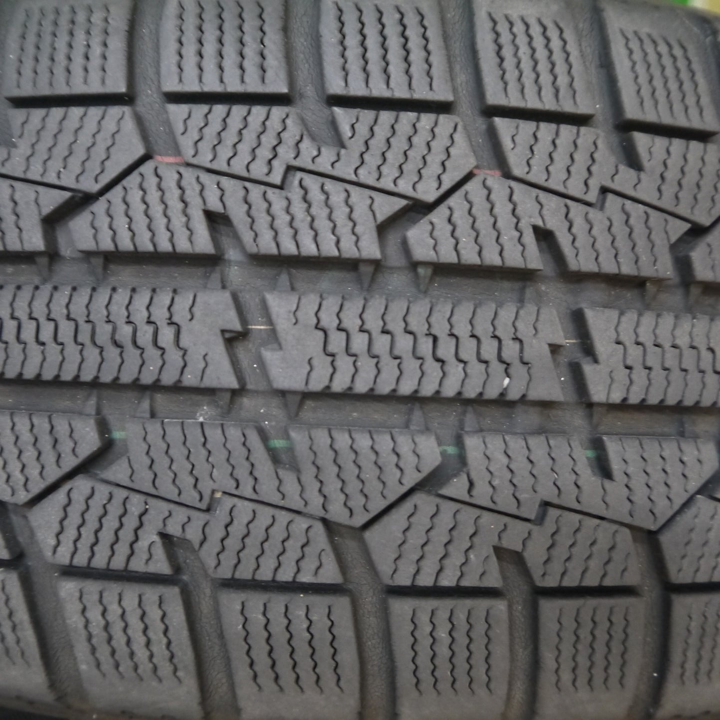 キレイ！23年★シエンタ 等 185/60R15 スタッドレス トーヨー オブザーブ ガリット GIZ ravrion RM01 ラブリオン 15インチ PCD100/5H★5101005Hス