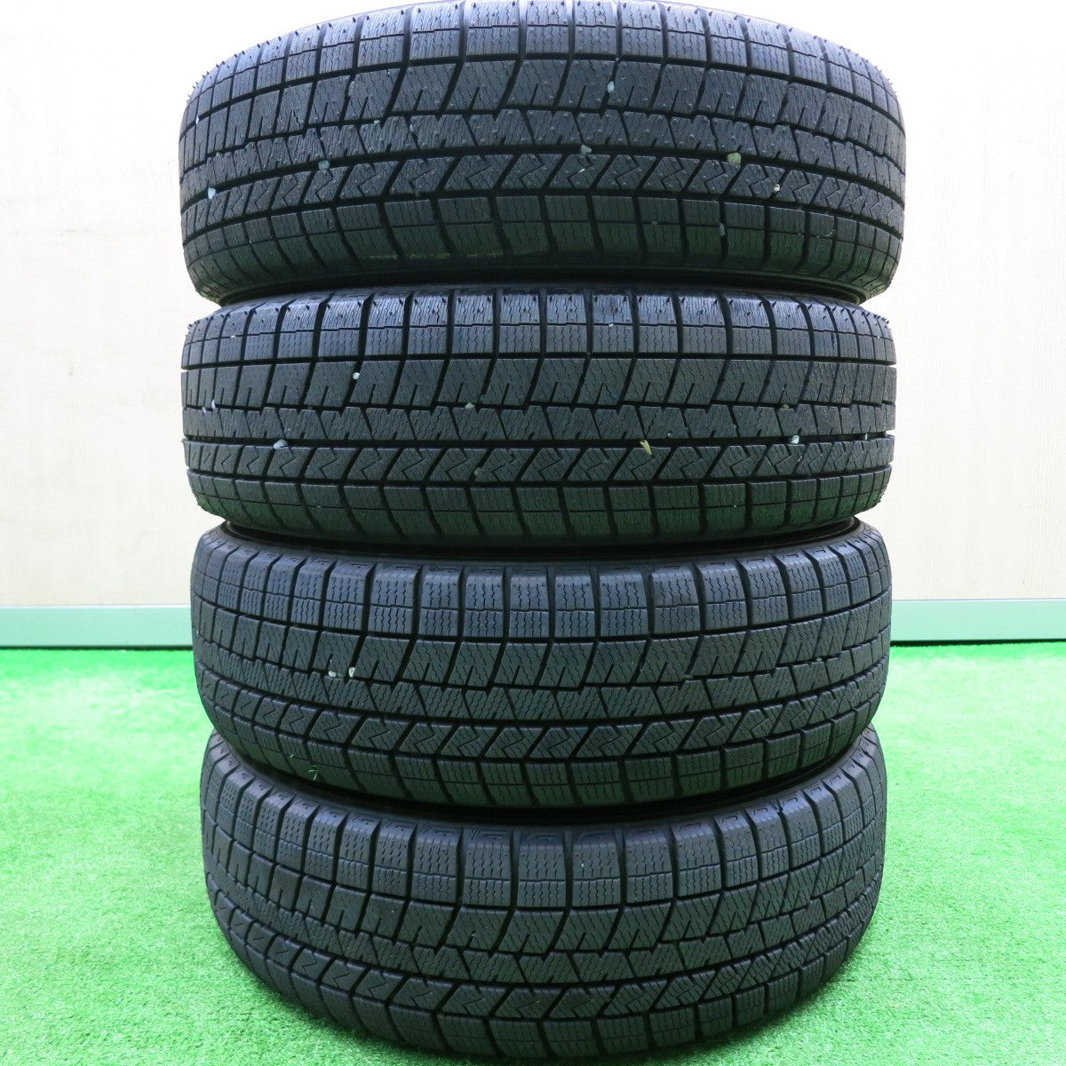[送料無料] バリ溝！23年！ほぼ10分★スタッドレス 155/65R14 ダンロップ ウインターマックス03 AIRBERG エアベルグ 14インチ PCD100/4H★4092303HAス