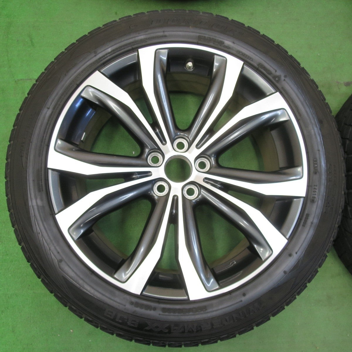 センサー付！キレイ★レクサス RX バージョンL 純正 235/55R20 スタッドレス ダンロップ ウインターマックス SJ8 20インチ PCD114.3/5H★4110901イス