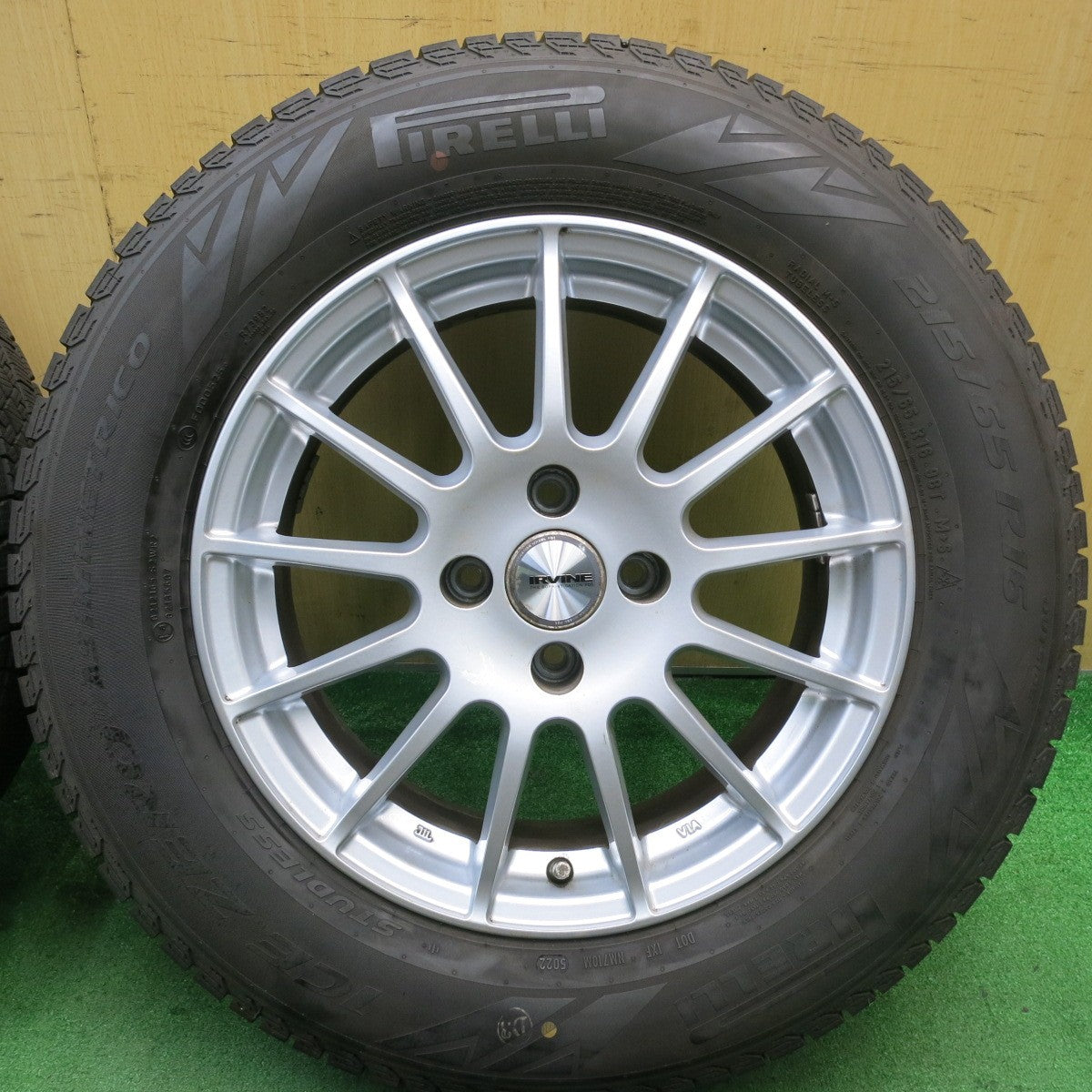 バリ溝！22年！9分★シトロエン 等 IRVINE F01 215/65R16 スタッドレス ピレリ アイスゼロ アシンメトリコ アーヴィン 16インチ PCD108/4H★5052001TNス